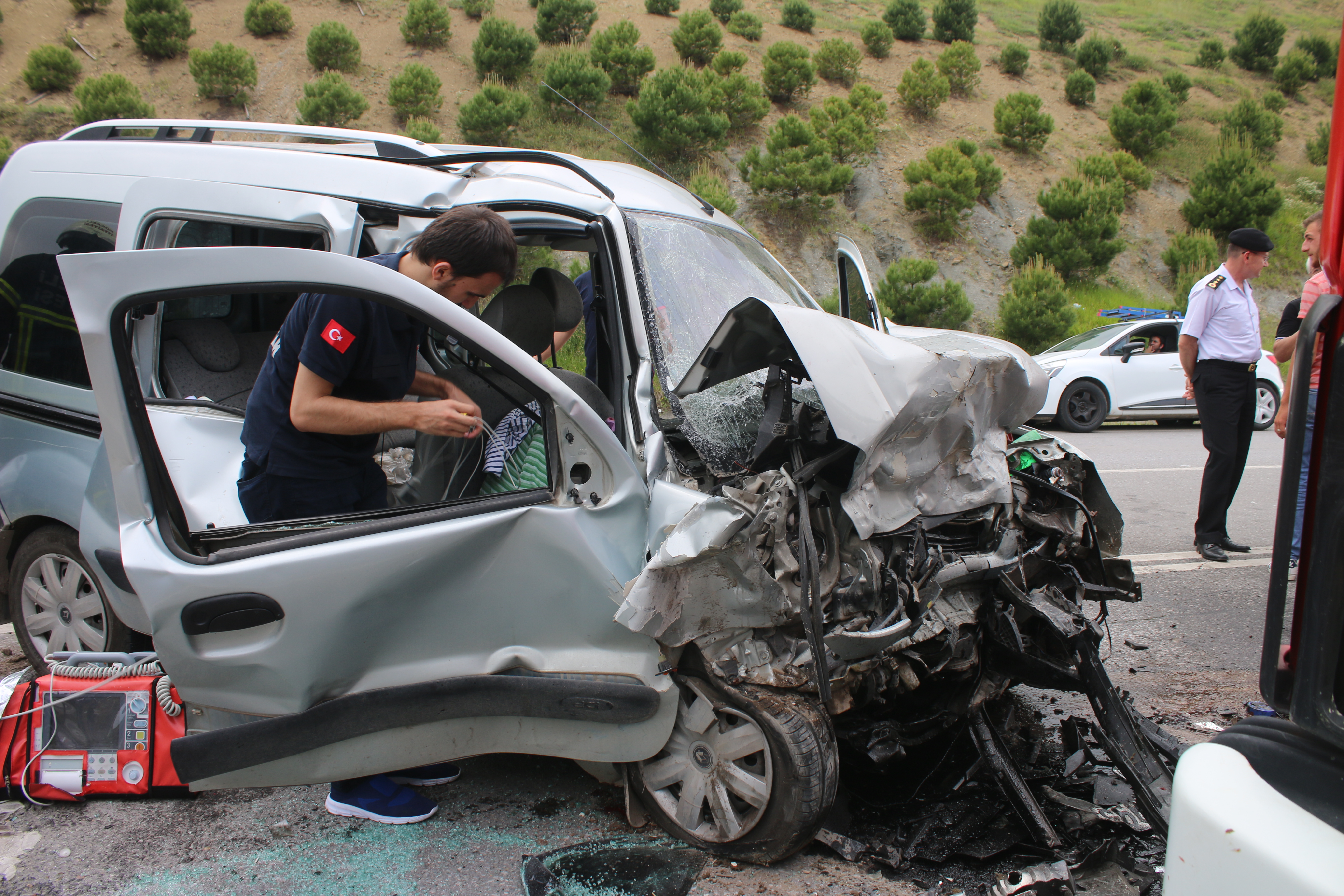 Kocaeli’de otomobille hafif ticari araç çarpıştı: 2 ölü, 4 yaralı