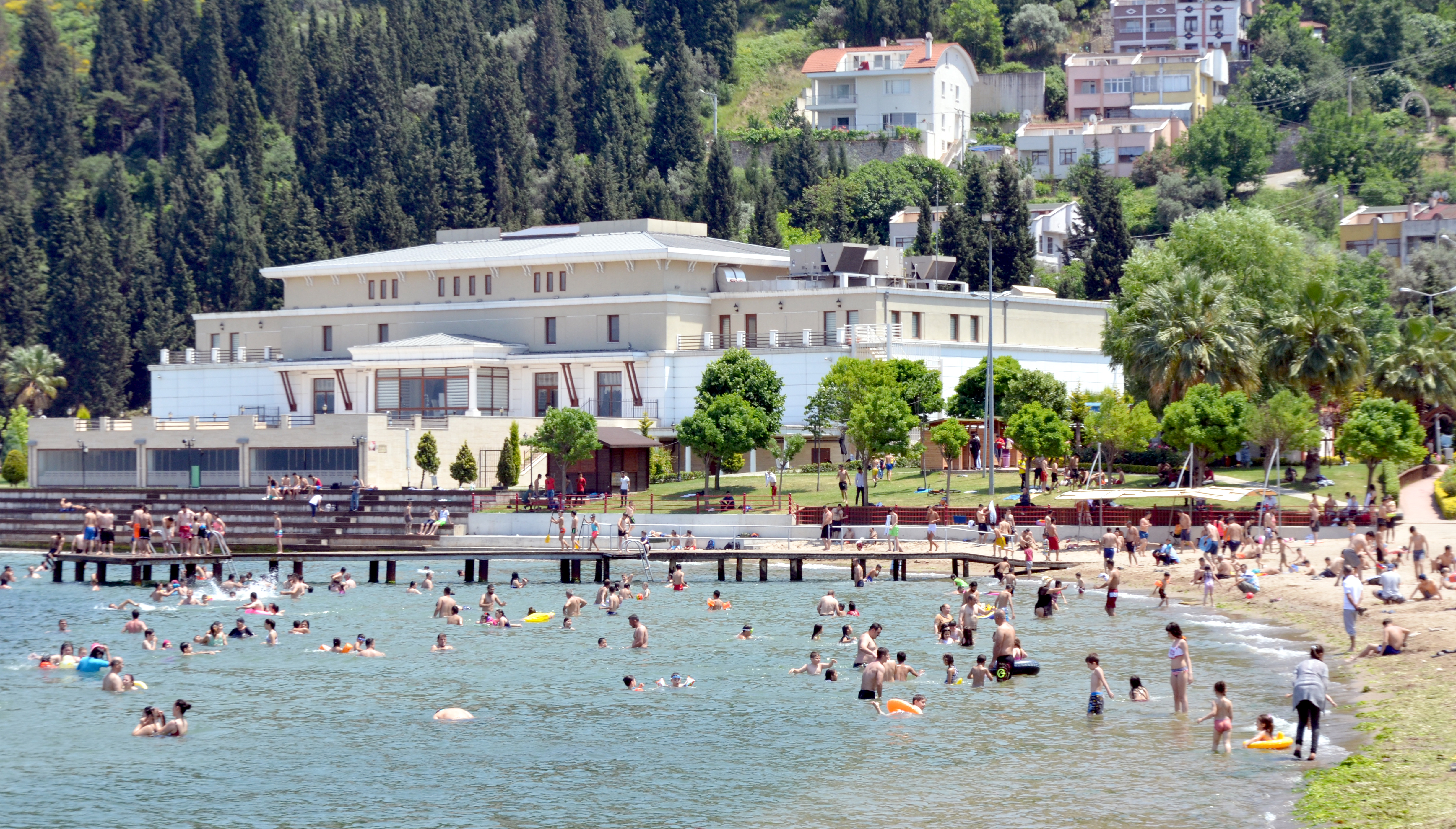 Mavi bayraklı plajlarda bayram tatili yoğunluğu