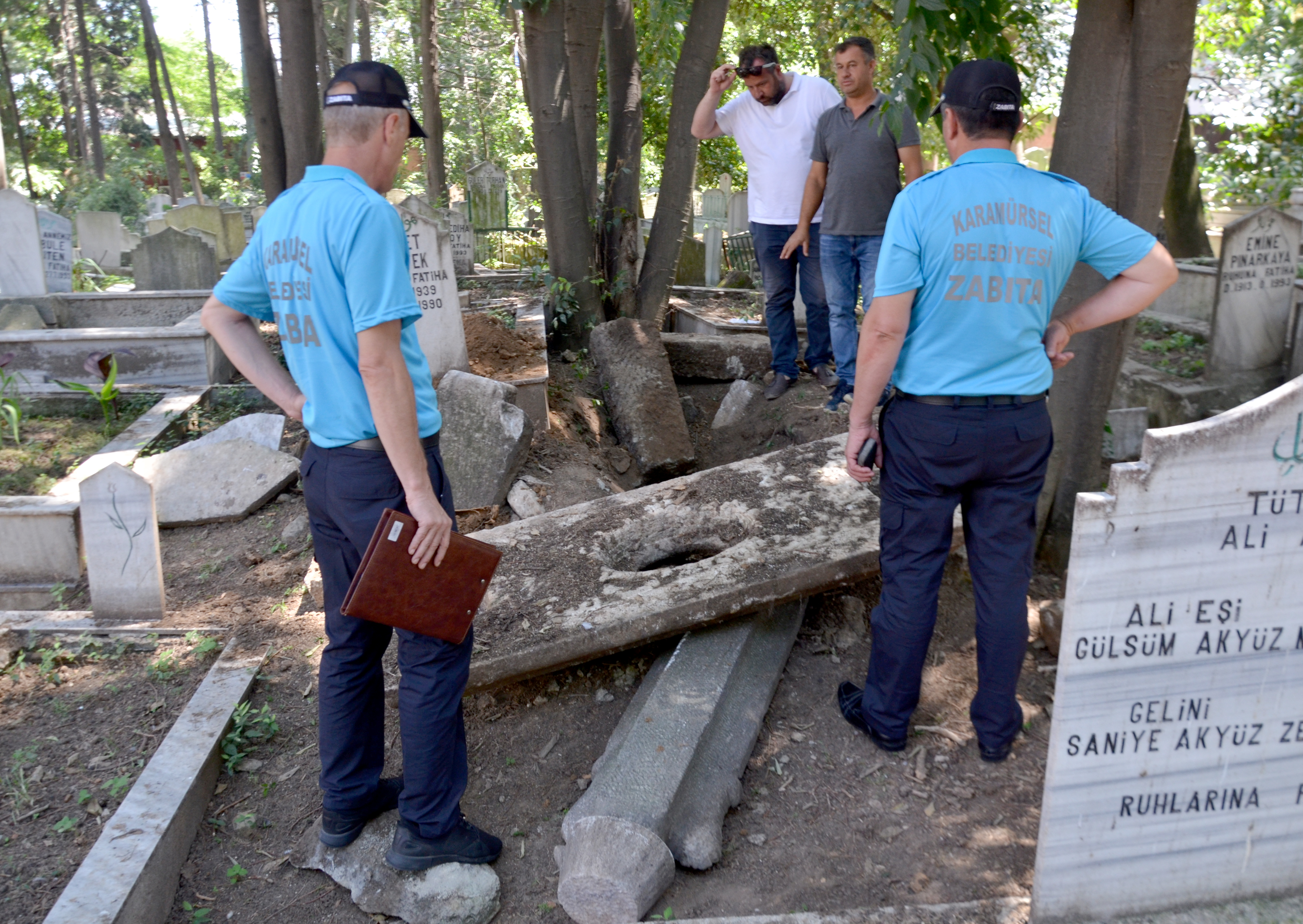 Mezarlıkta izinsiz kazı iddiası