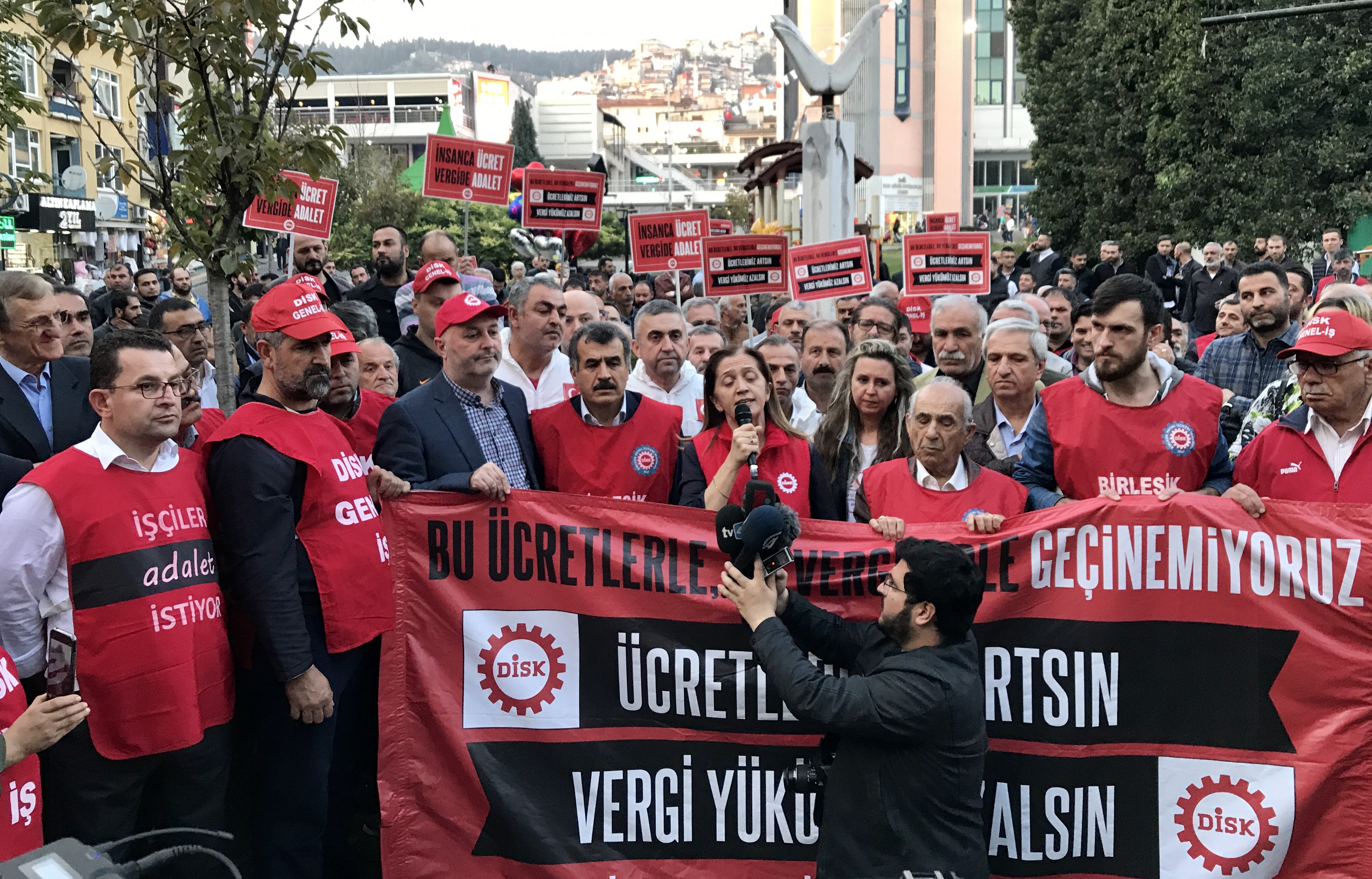 DİSK Genel Başkanı Arzu Çerkezoğlu: “Emeklilik yük değil, haktır”