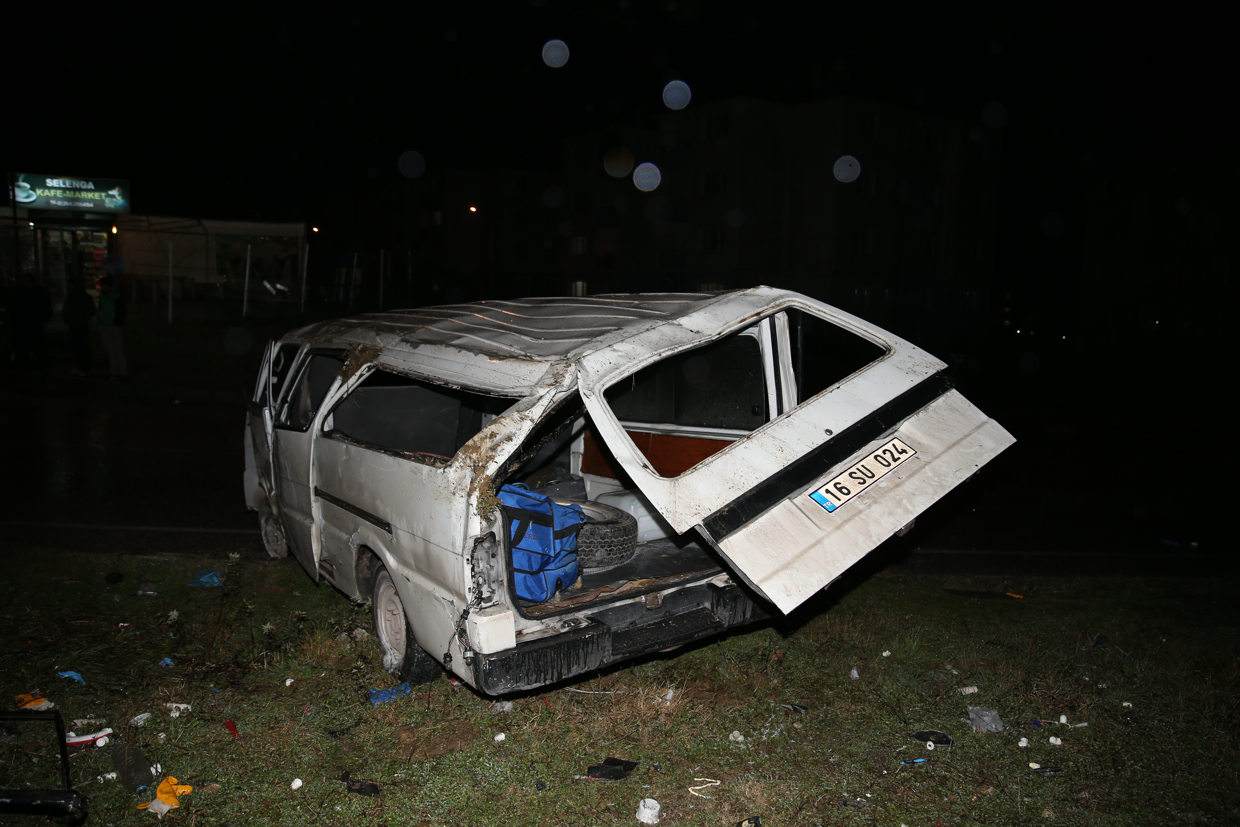 Sakarya’da minibüs devrildi: 1 ölü, 4 yaralı