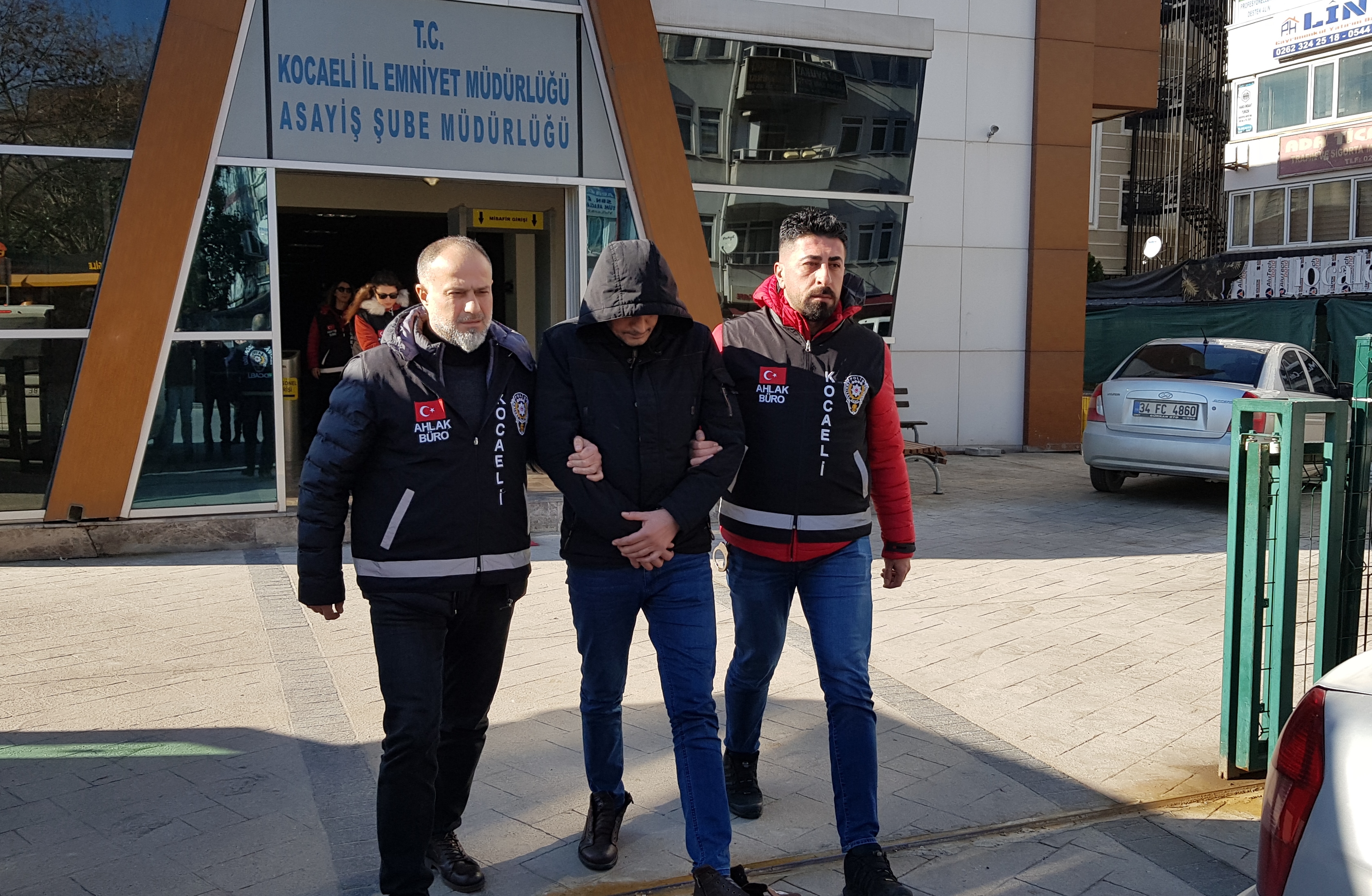 Kocaeli’de fuhuş operasyonunda 5 şüpheli yakalandı