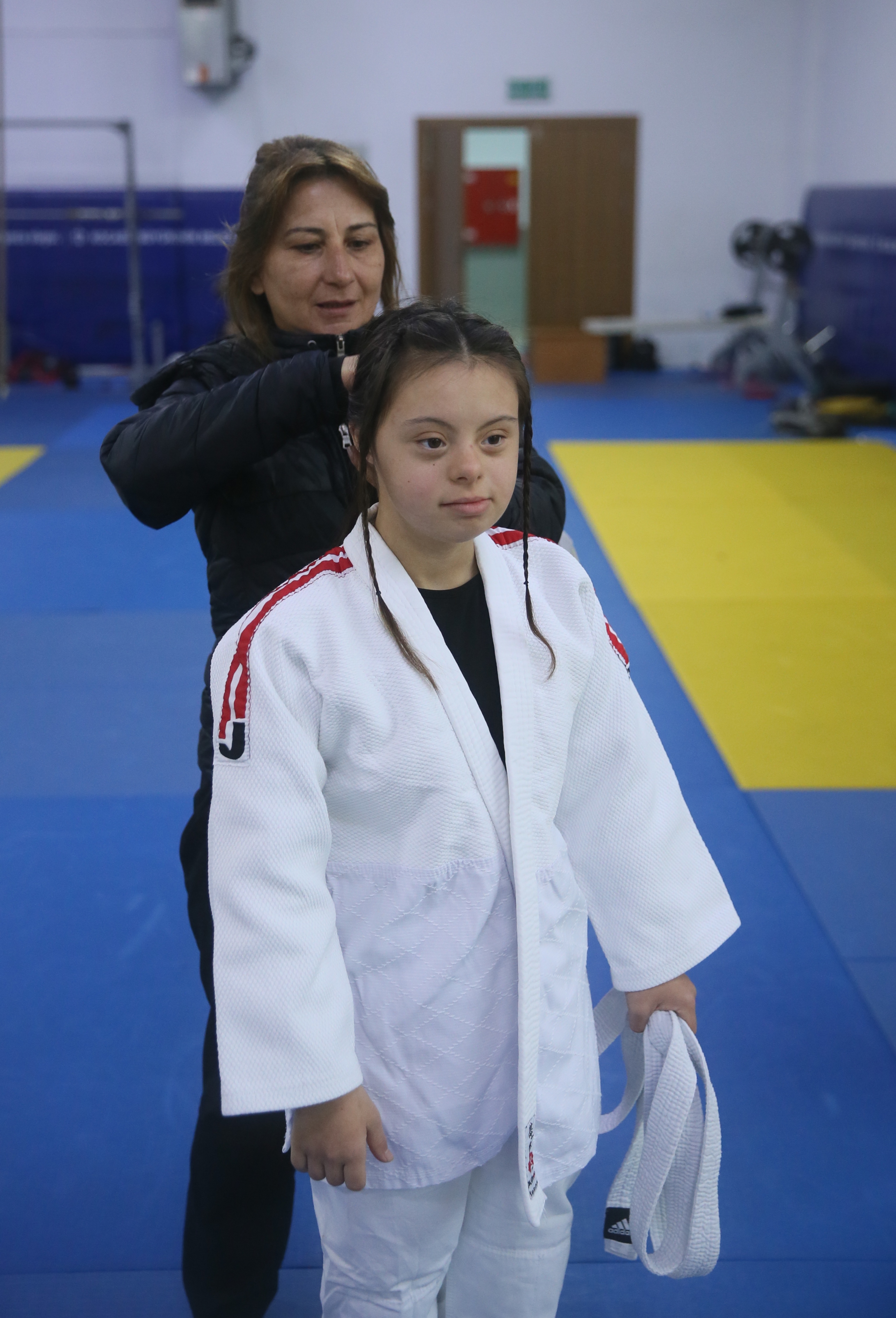 Tatami ve havuzun özel sporcusu: Şevval Devrim