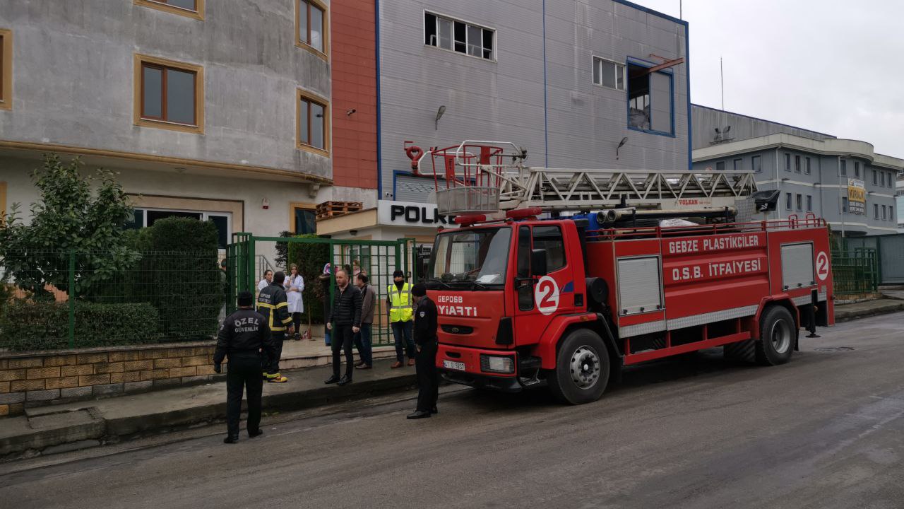 Gebze’de fabrikada çıkan yangın hasara yol açtı