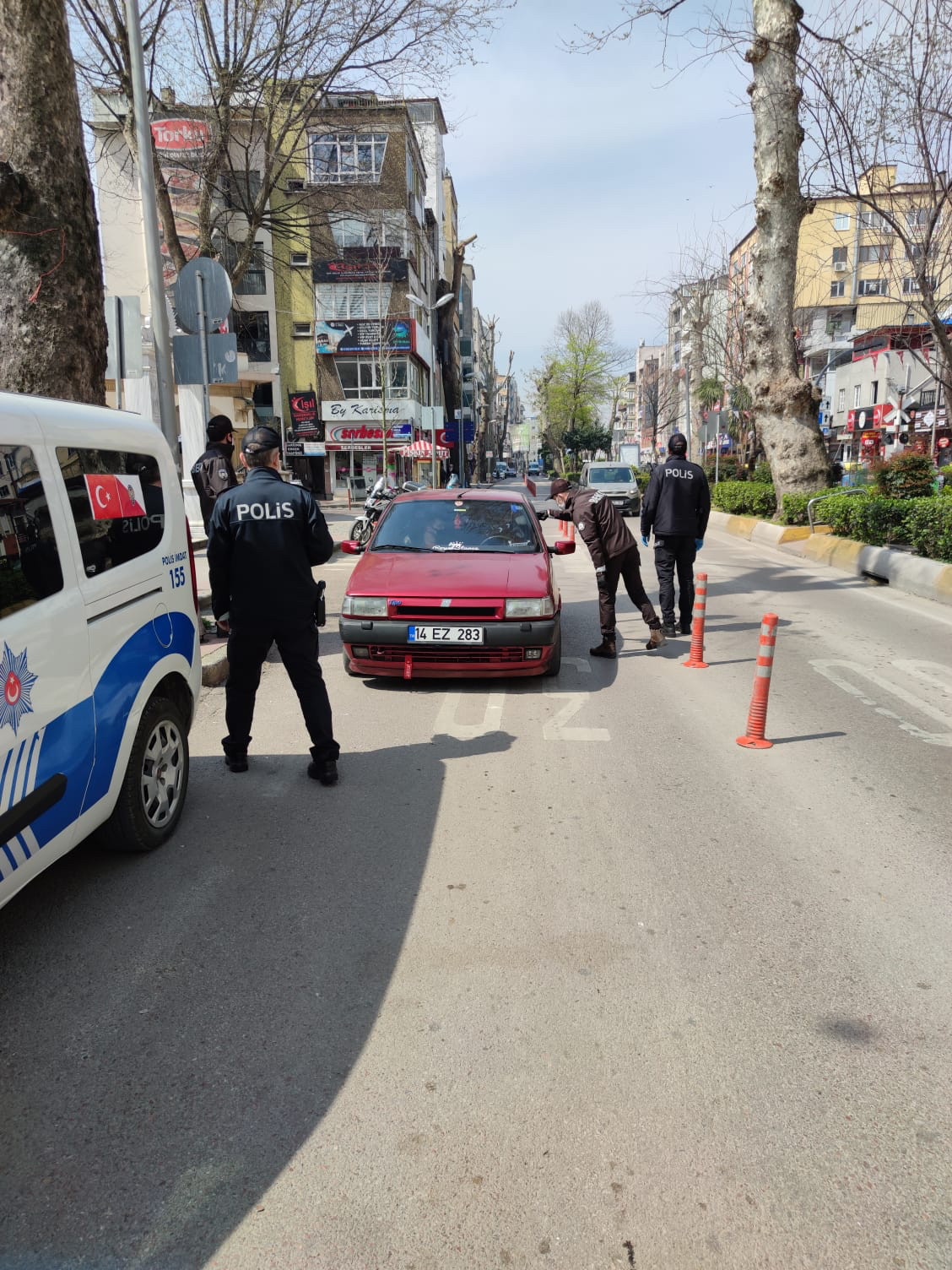 Kocaeli’de koronavirüs tedbirlerine uymayan 109 kişiye idari para cezası uygulandı