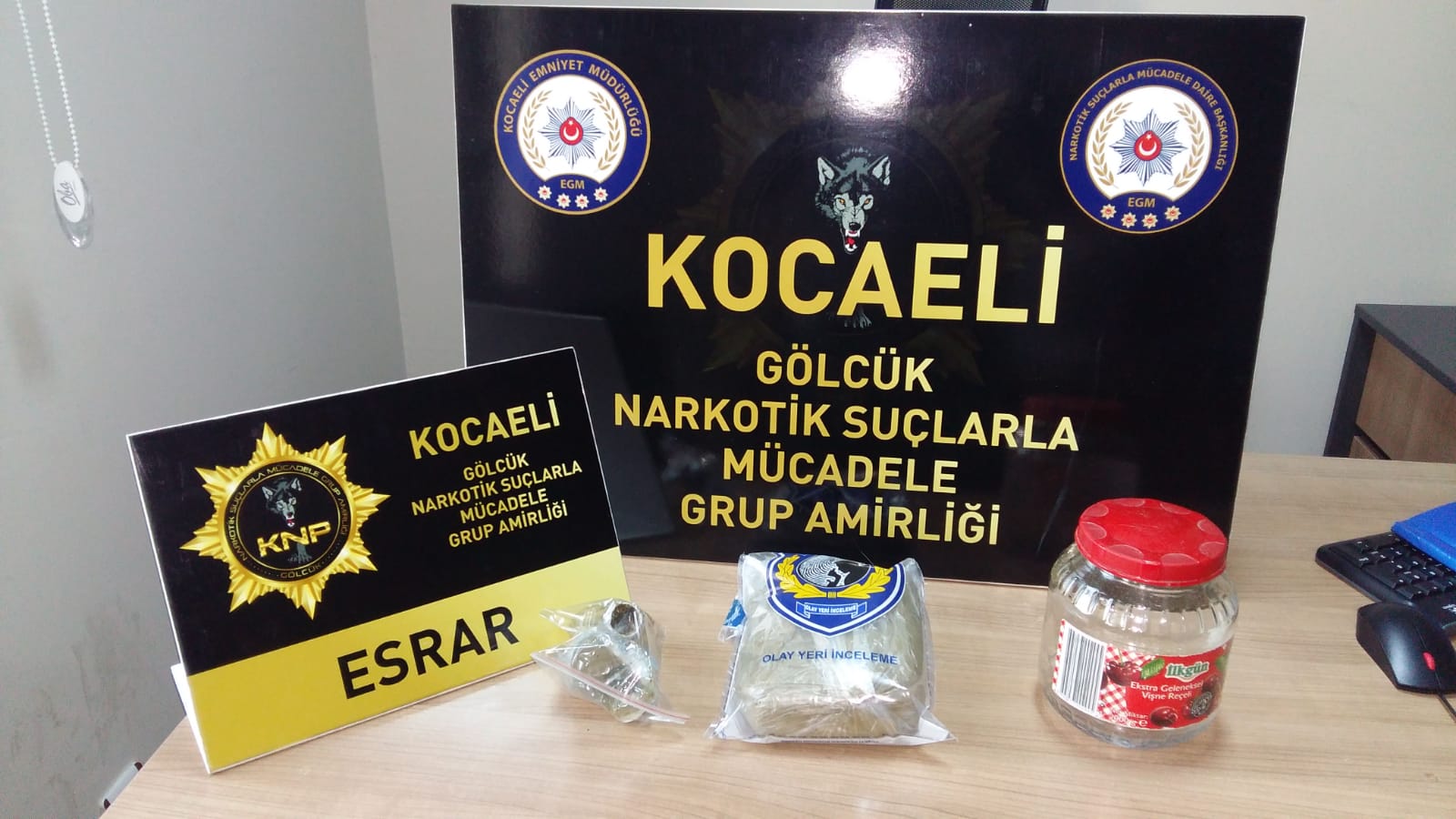 Kocaeli’de uyuşturucu ticareti yaptıkları iddiasıyla iki kişi tutuklandı