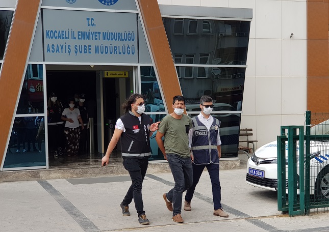 İstanbul’dan Kocaeli’ye gelerek hırsızlık yaptıkları öne sürülen 6 şüpheli yakalandı