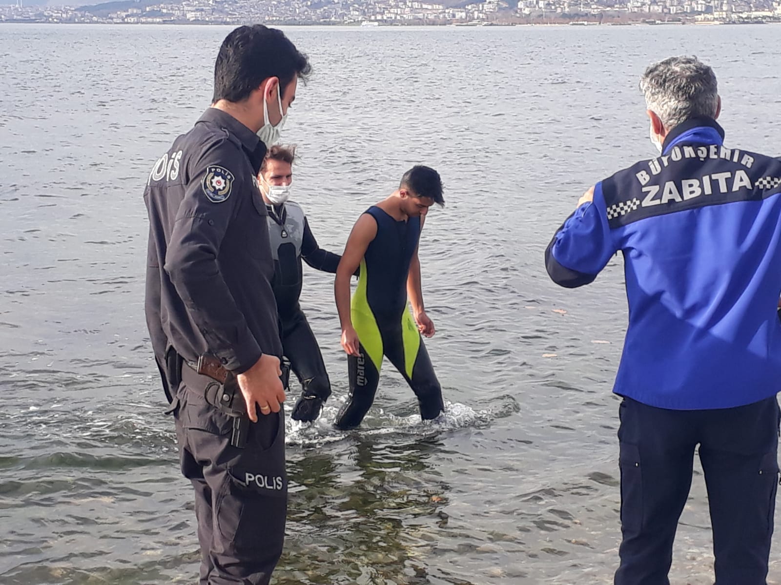 Kaçak midye avcıları denizdeki kovalamaca sonucu yakalandı