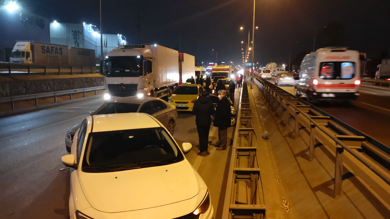 Gebze’de zincirleme trafik kazası: 1 yaralı