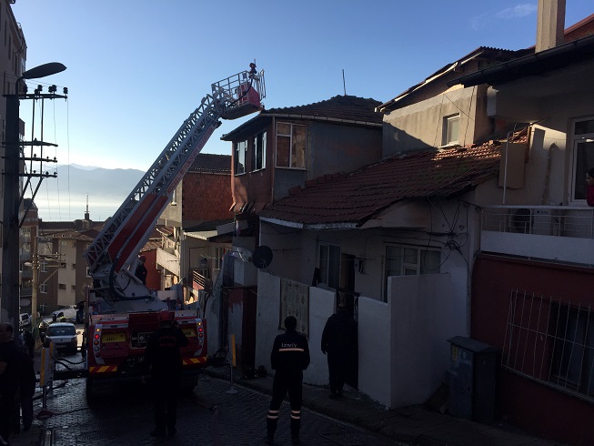 Kocaeli’de evde çıkan yangında yaralanan çocuk öldü