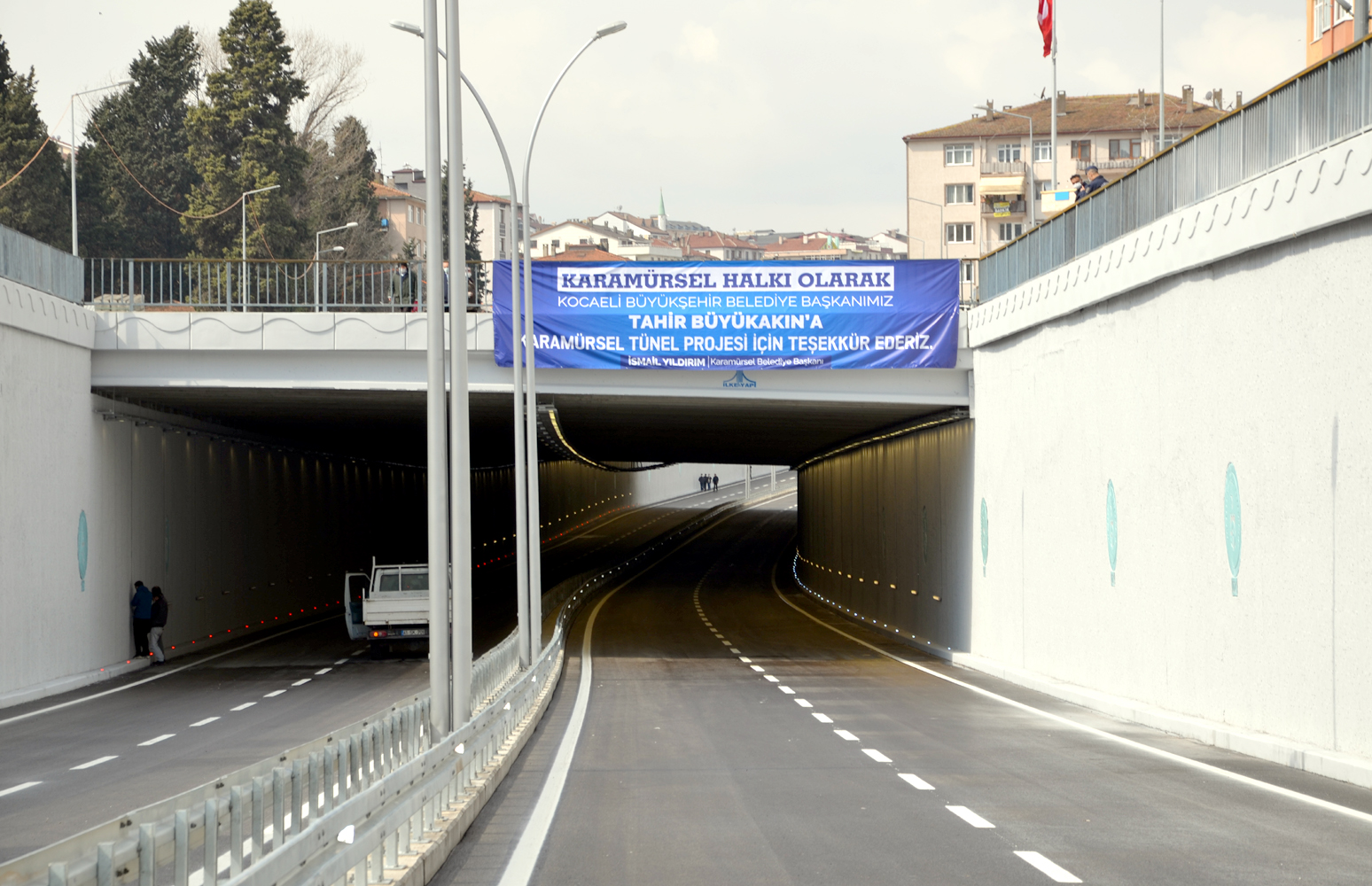 Karamürsel Kent Meydanı Köprülü Kavşağı ulaşıma açıldı