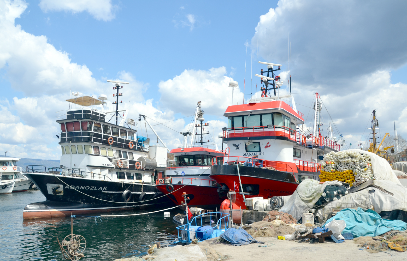 Kocaeli’de balıkçılar “deniz salyası” nedeniyle sezonu kapattı