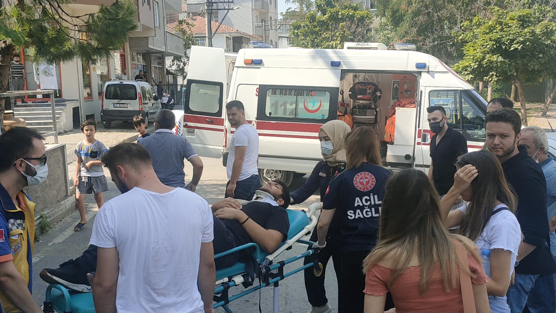 Gebze’de hafif ticari araçla çarpışan motosikletin sürücüsü yaralandı