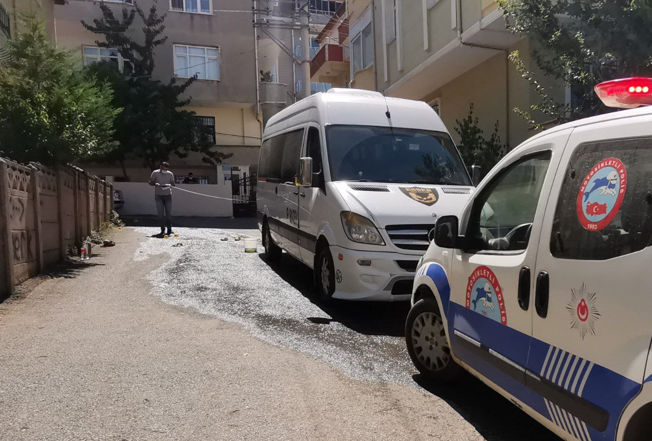 Darıca’da boşanma aşamasındaki eşini silahla ağır yaralayan zanlı yakalandı