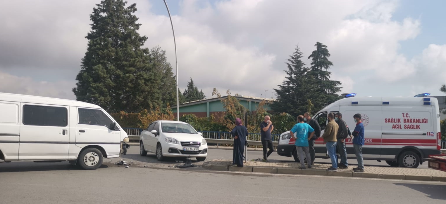 Gebze’de panelvanla çarpışan otomobilin sürücüsü yaralandı