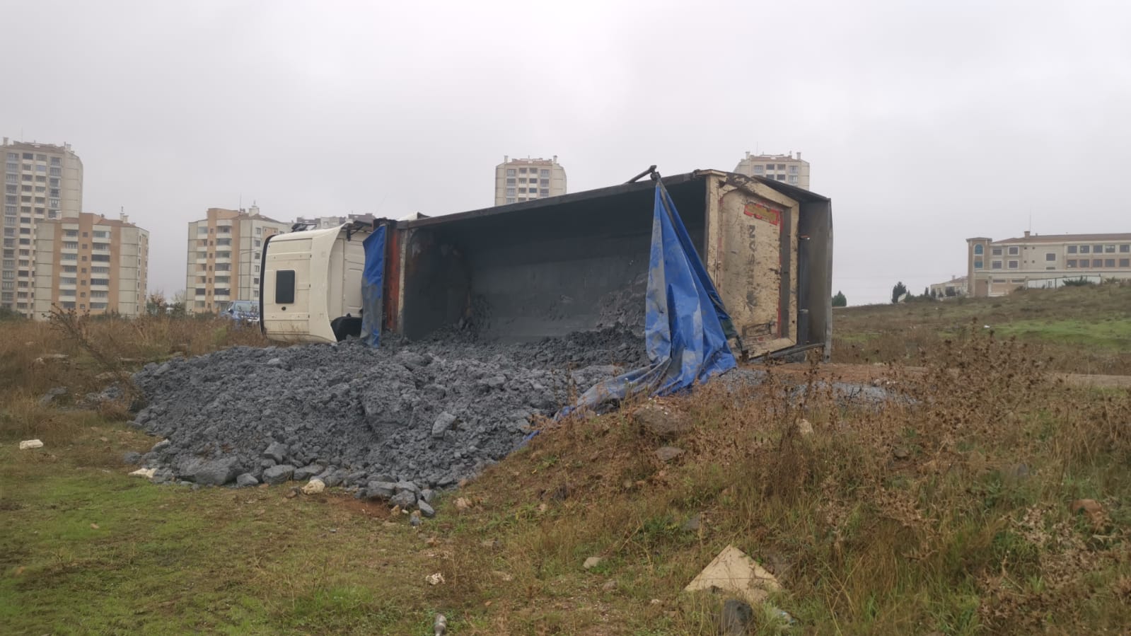 Gebze’deki trafik kazalarında 2 sürücü yaralandı