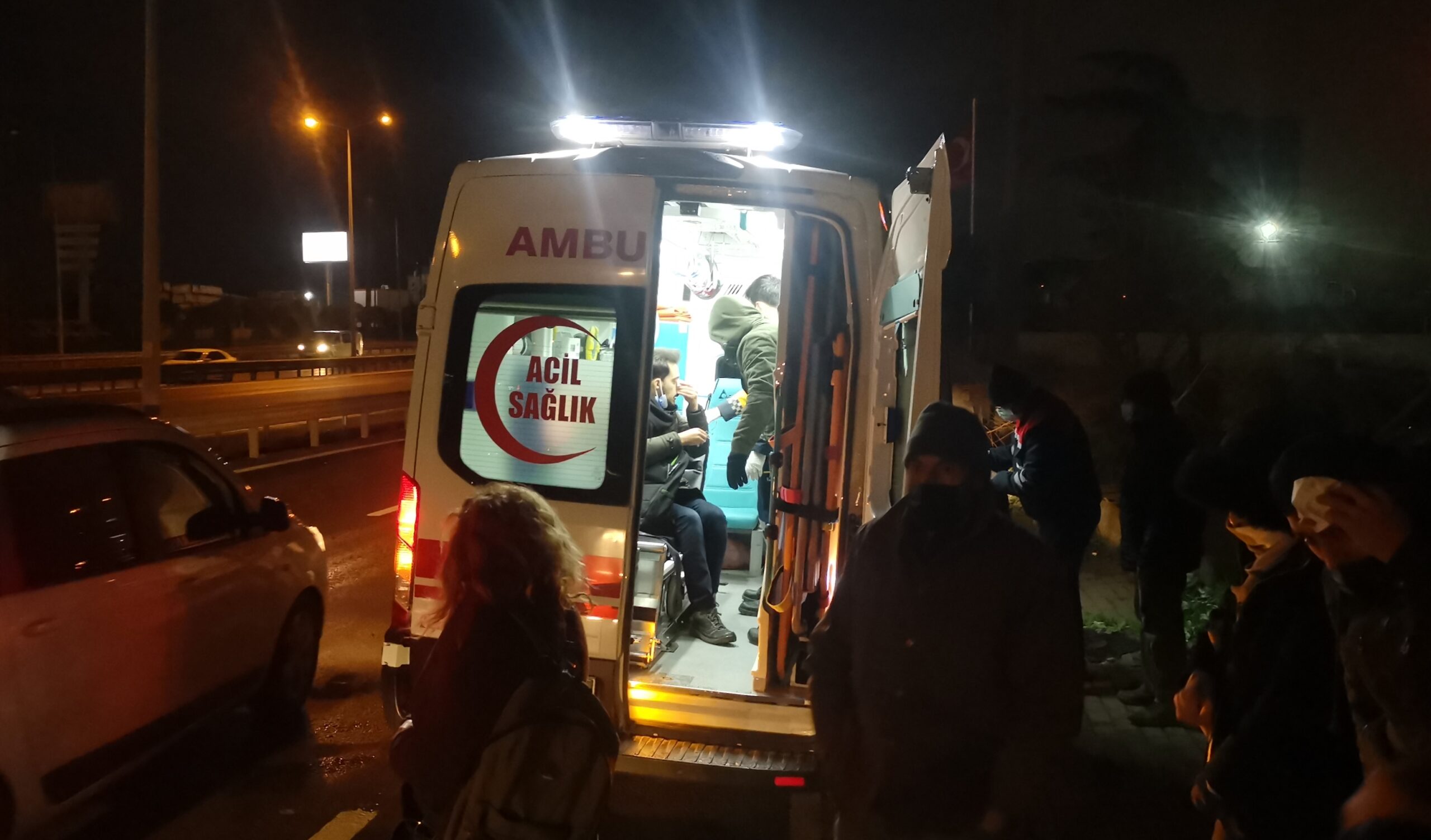 Gebze’de iki minibüsün çarpıştığı kazada 4 kişi yaralandı