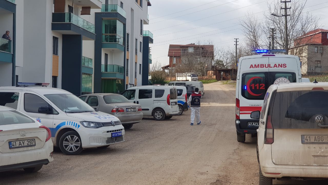 Kocaeli’de boşanma aşamasındaki eşini öldüren zanlı intihar etti