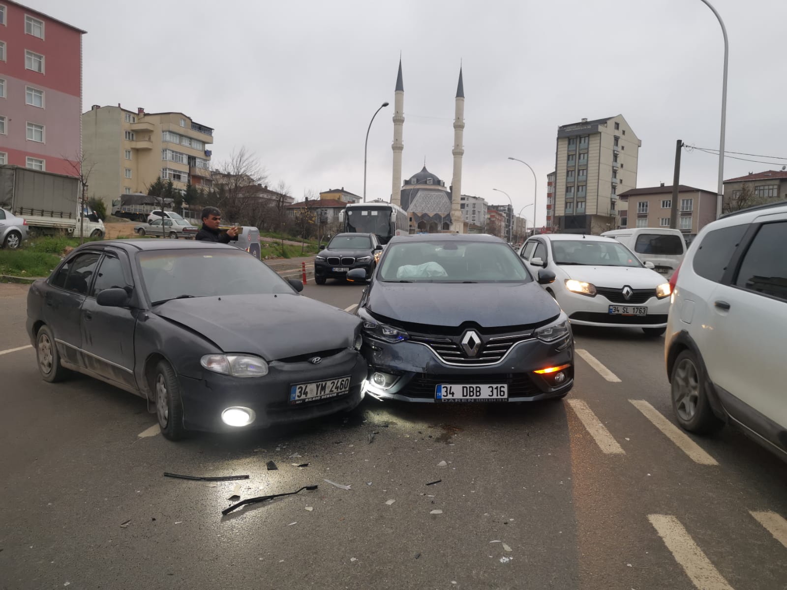 Gebze’de otomobillerin çarpıştığı kazada bir sürücü yaralandı