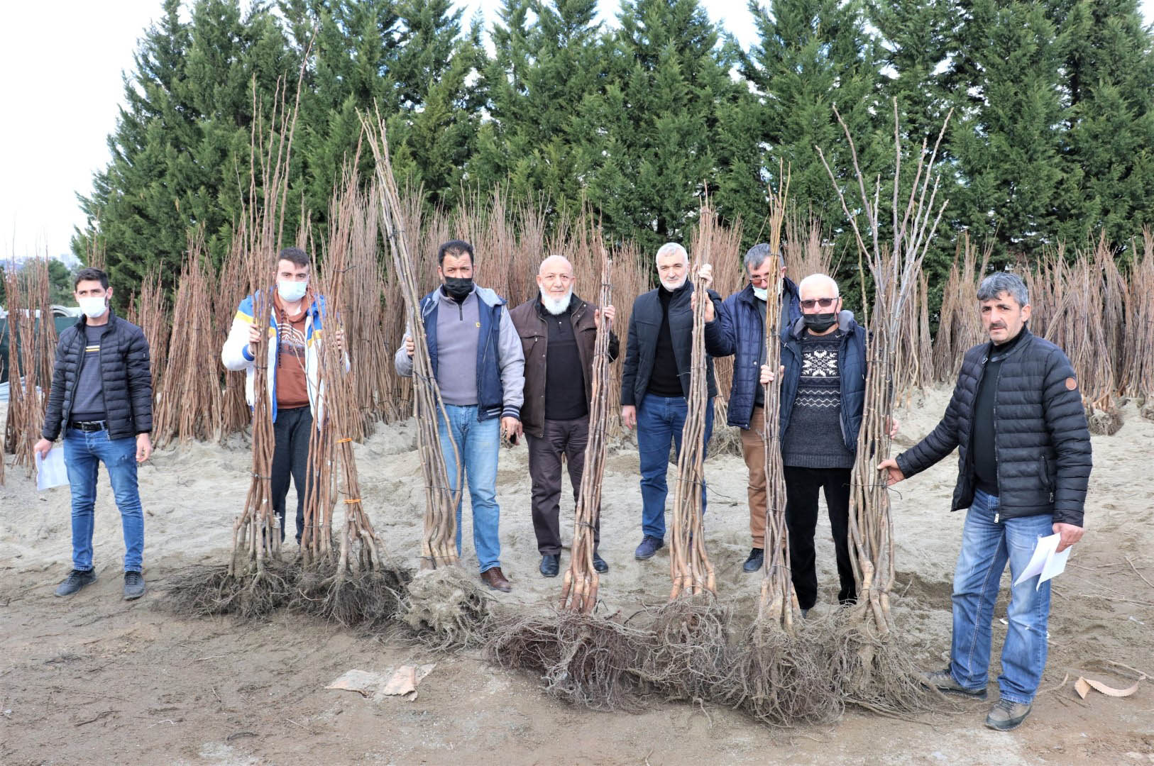 Kocaeli’de meyve fidanı desteği çiftçinin yüzünü güldürdü