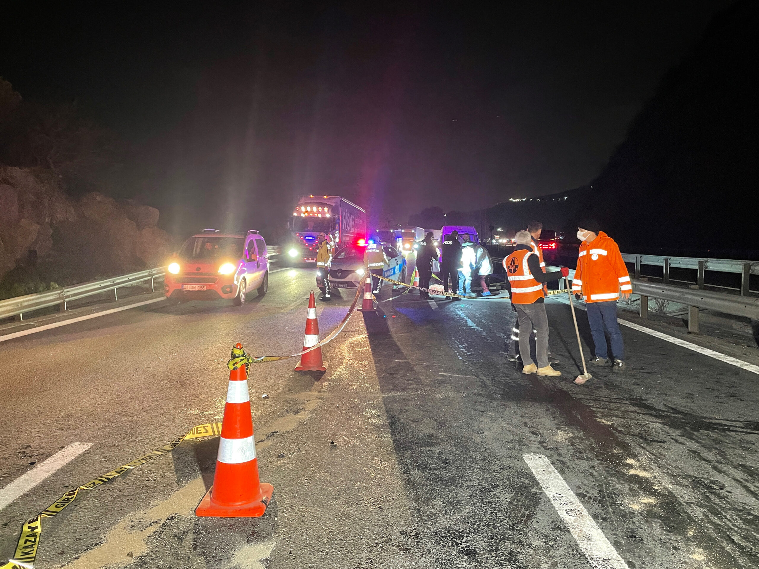 Anadolu Otoyolu’nda trafik kazasında 1 kişi öldü, 4 kişi yaralandı