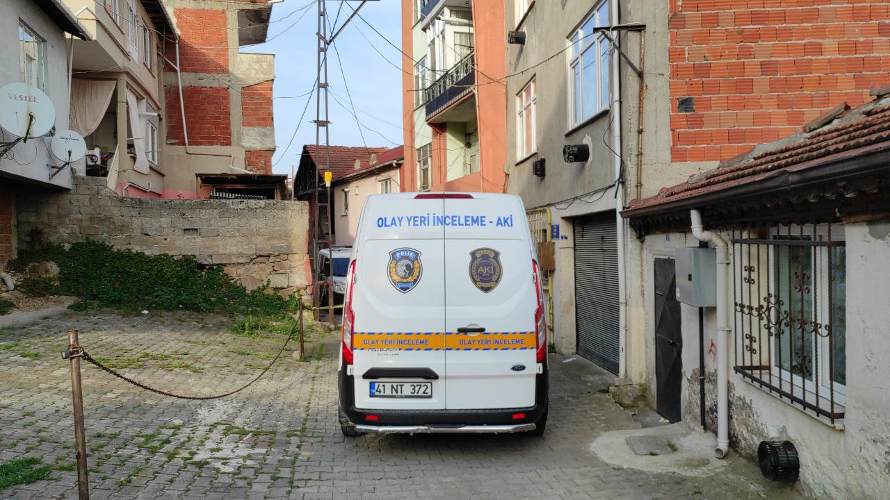 Kocaeli’de kocası tarafından bıçaklanan kadın yaşamını yitirdi