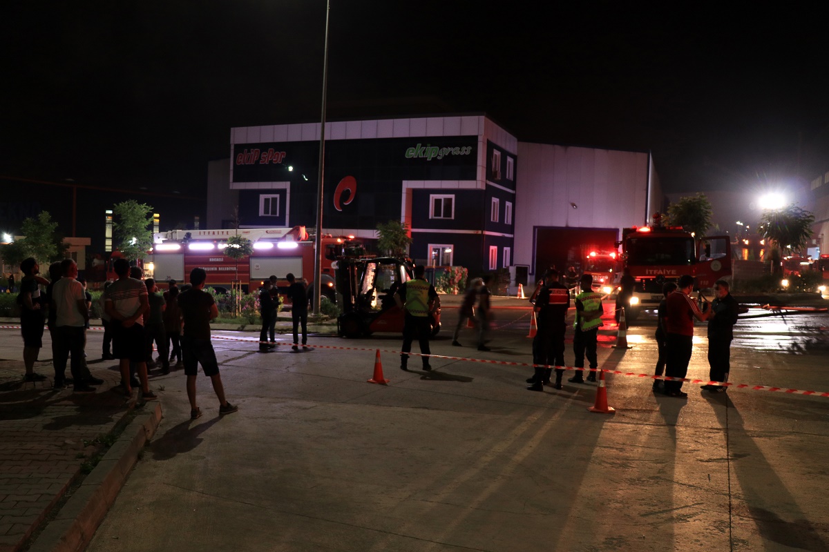 Kocaeli’de fabrika yangını