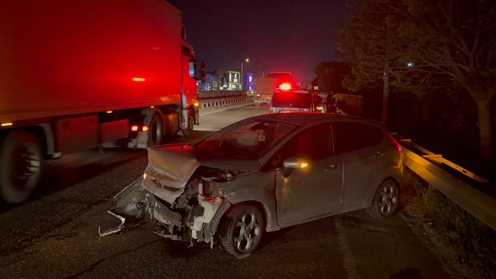 Gebze’de iki otomobilin çarpıştığı kazada 1 kişi yaralandı