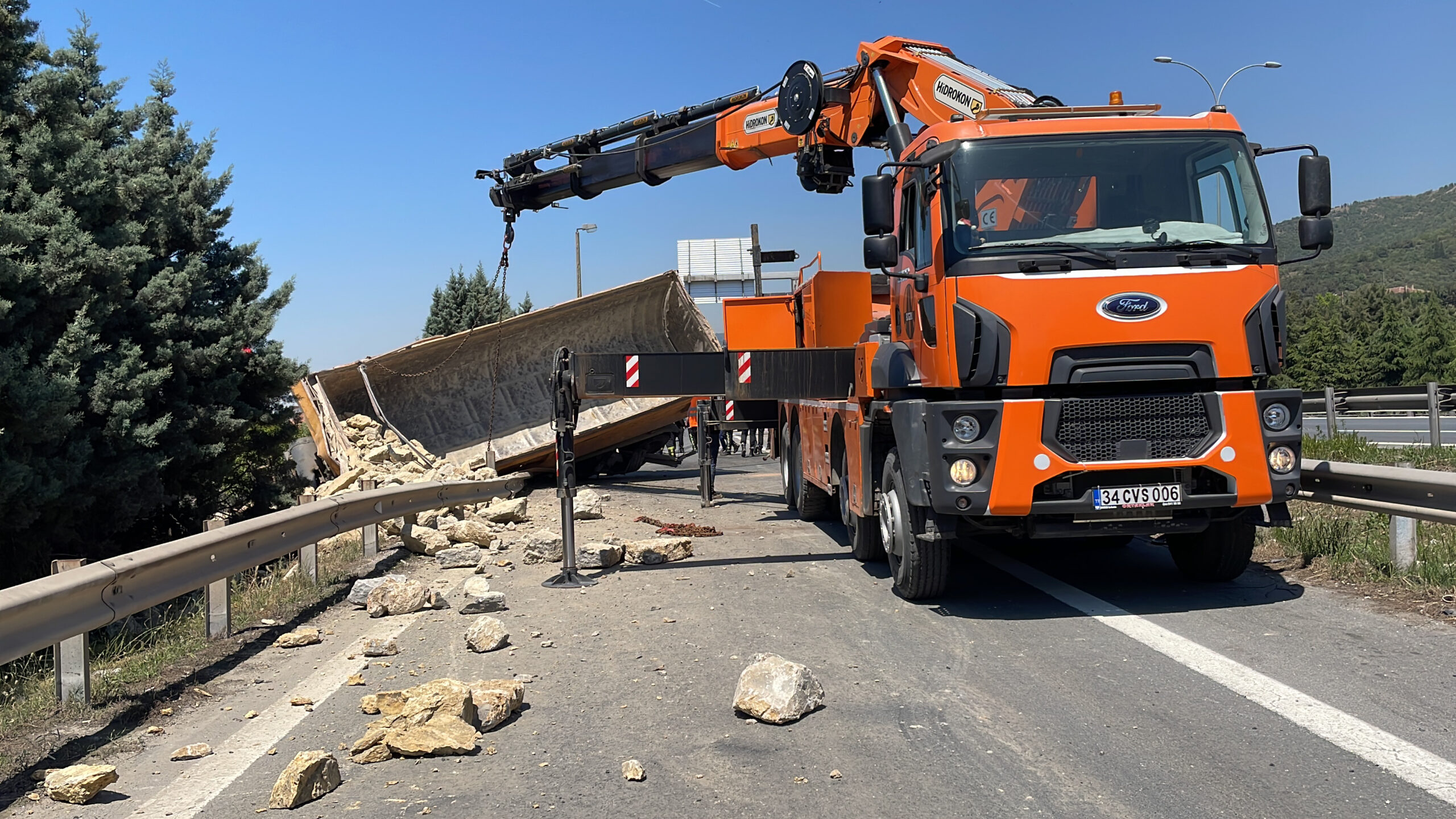 Anadolu Otoyolu’nun Kocaeli kesimindeki trafik kazası ulaşımı aksattı