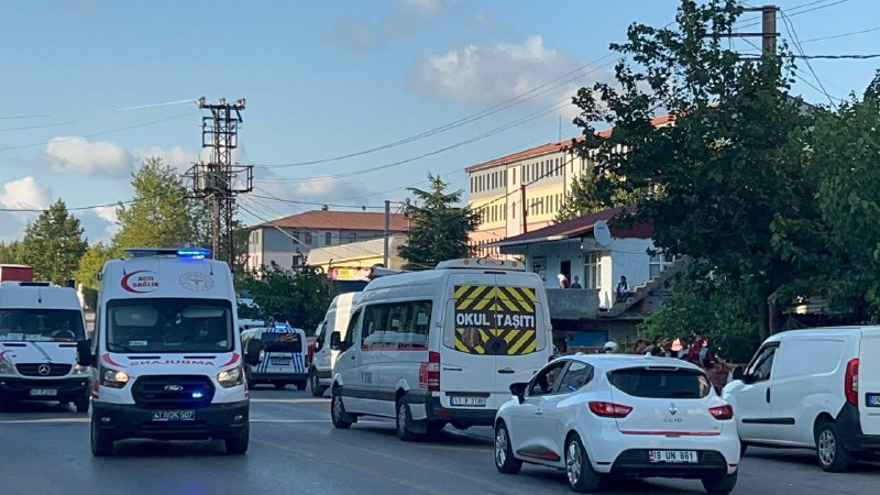 Kocaeli’nin Gebze ilçesinde komşular arasında çıkan kavgada bir kişi yaralandı.