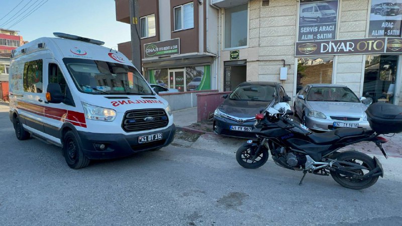 Kocaeli’nin Çayırova ilçesinde annesi tarafından bıçakla yaralanan kişi, tedavi altına alındı.