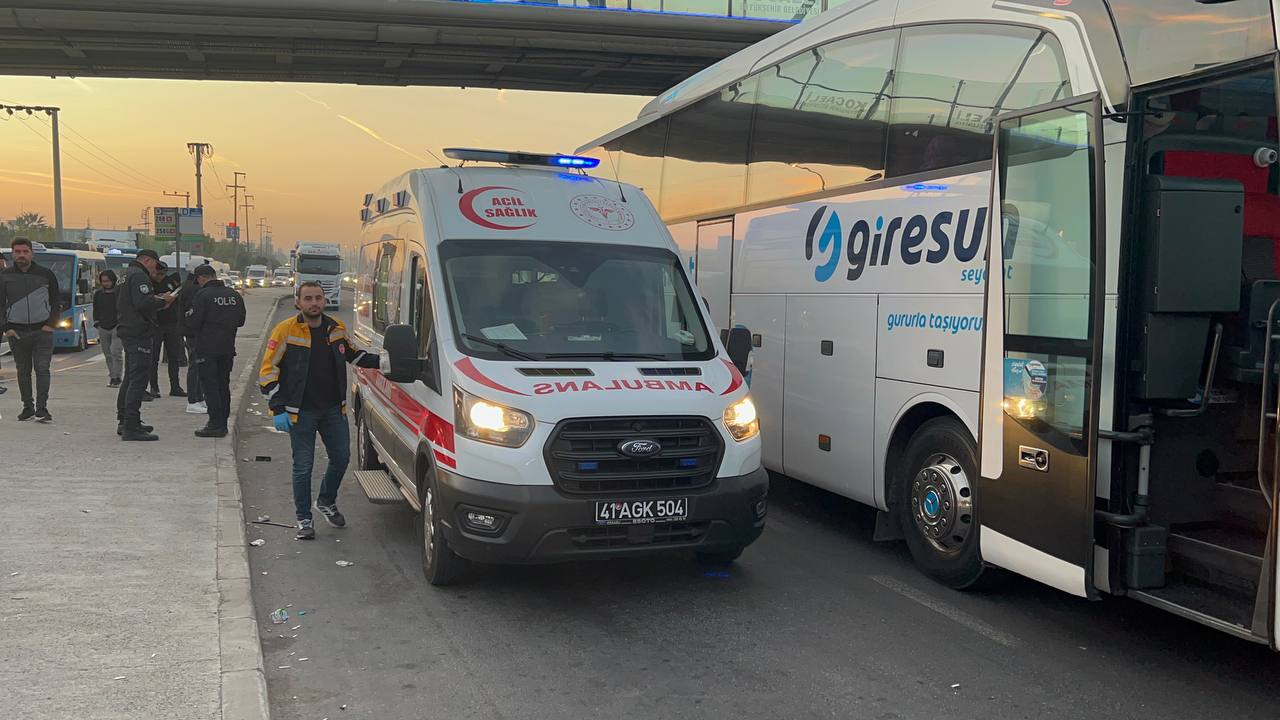 Gebze’de zincirleme trafik kazasında 2 işçi yaralandı