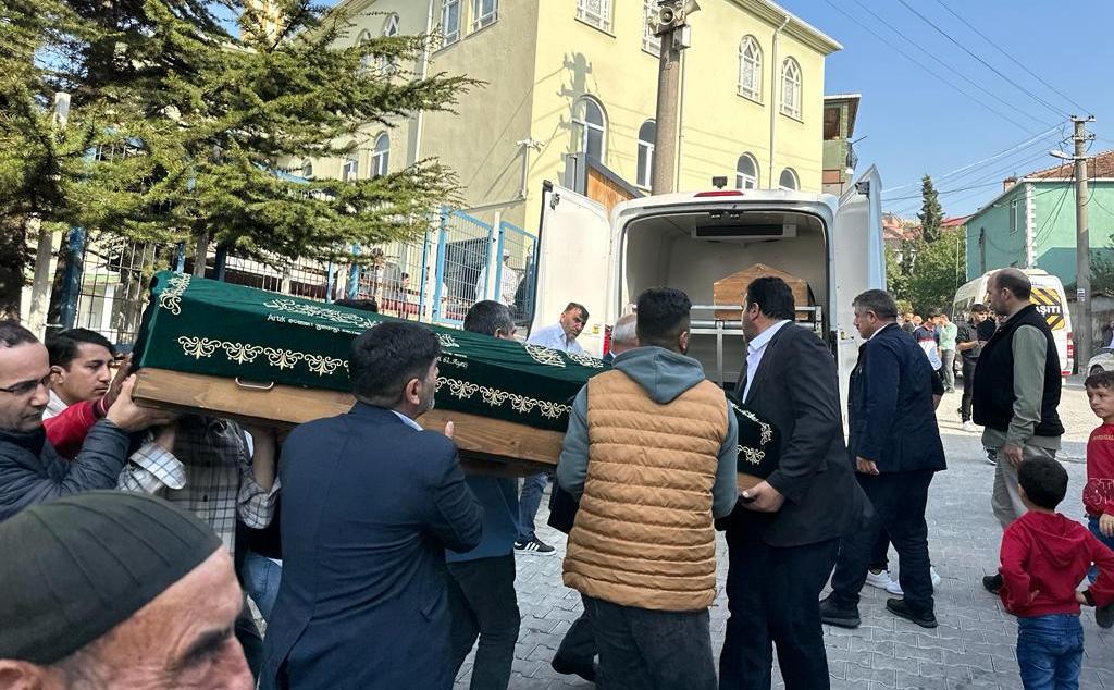 Kocaeli’de motosiklet kazasında ölen gencin cenazesi toprağa verildi