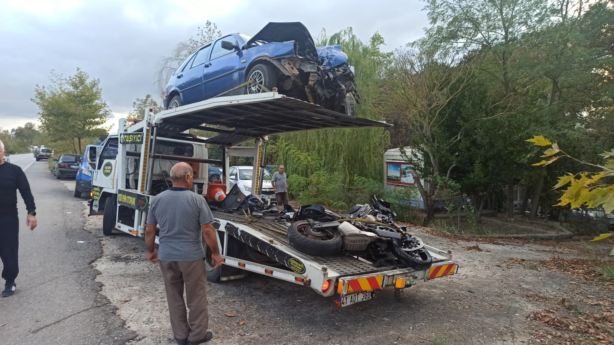 Kocaeli’de otomobille çarpışan motosikletin sürücüsü öldü