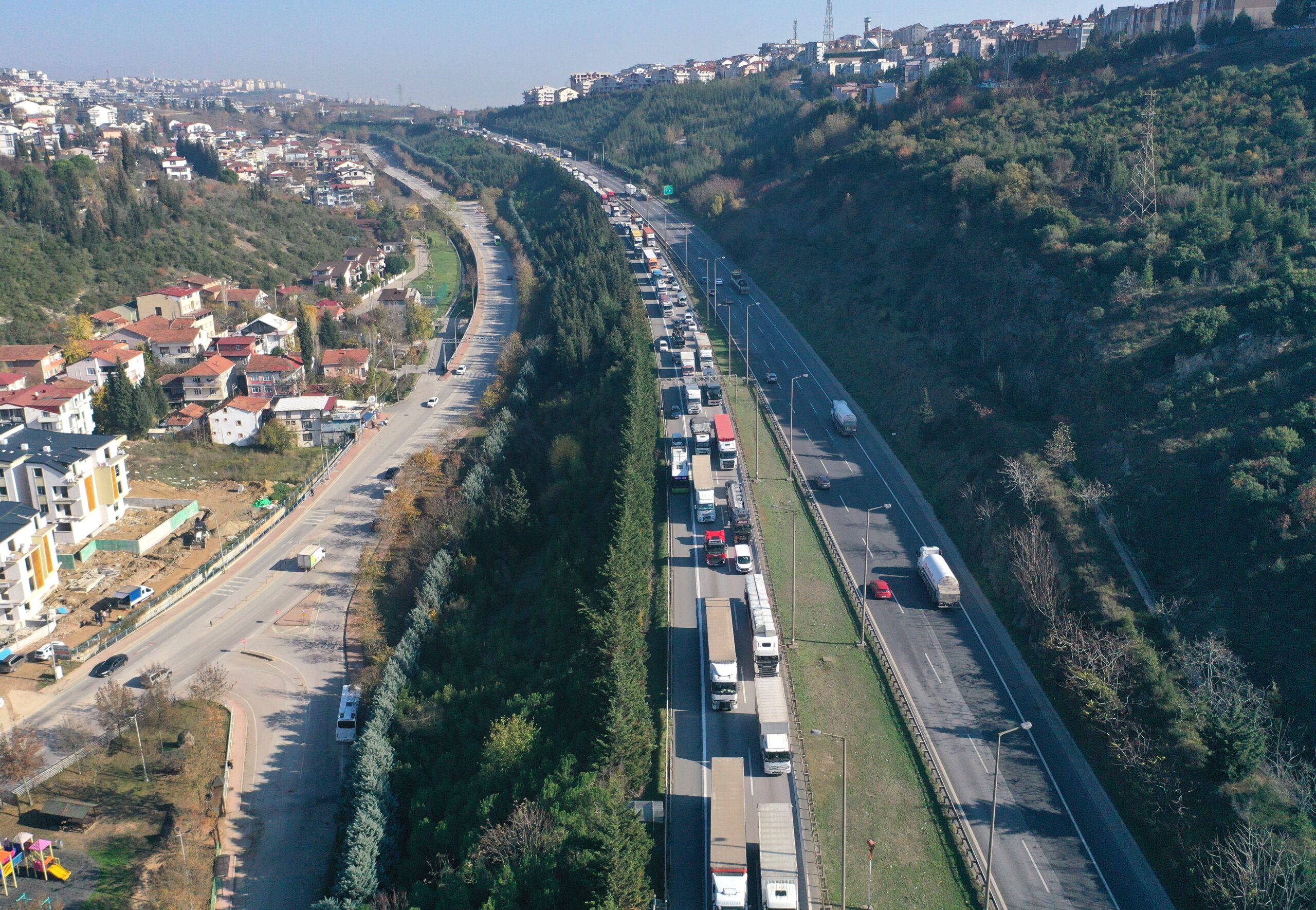 Anadolu Otoyolu’nda zincirleme trafik kazasında 14 kişi yaralandı