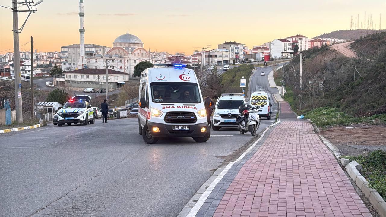 Kocaeli’de minibüsün çarptığı yaya yaralandı