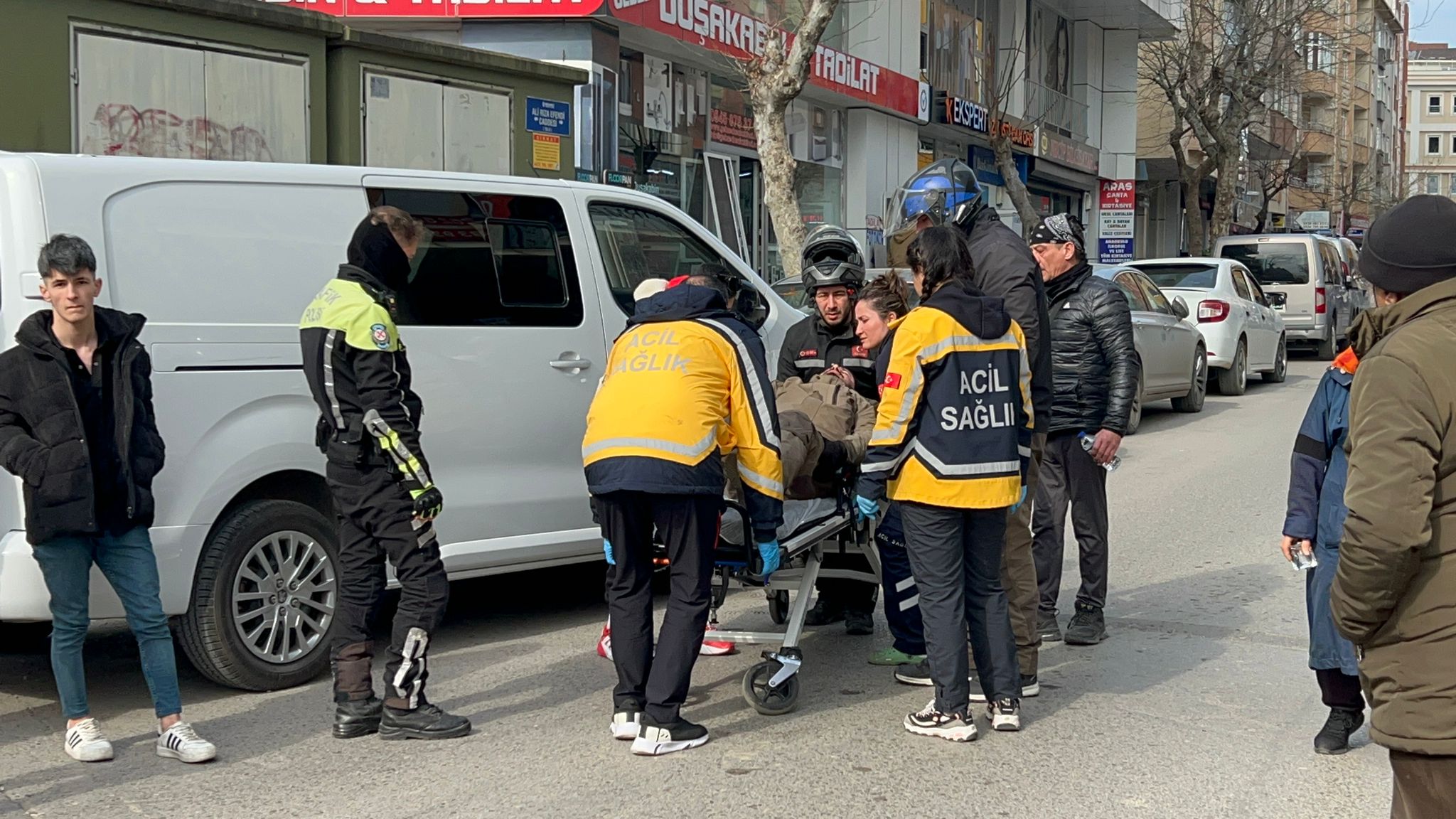 Kocaeli’de devrilen motosikletin sürücüsü yaralandı