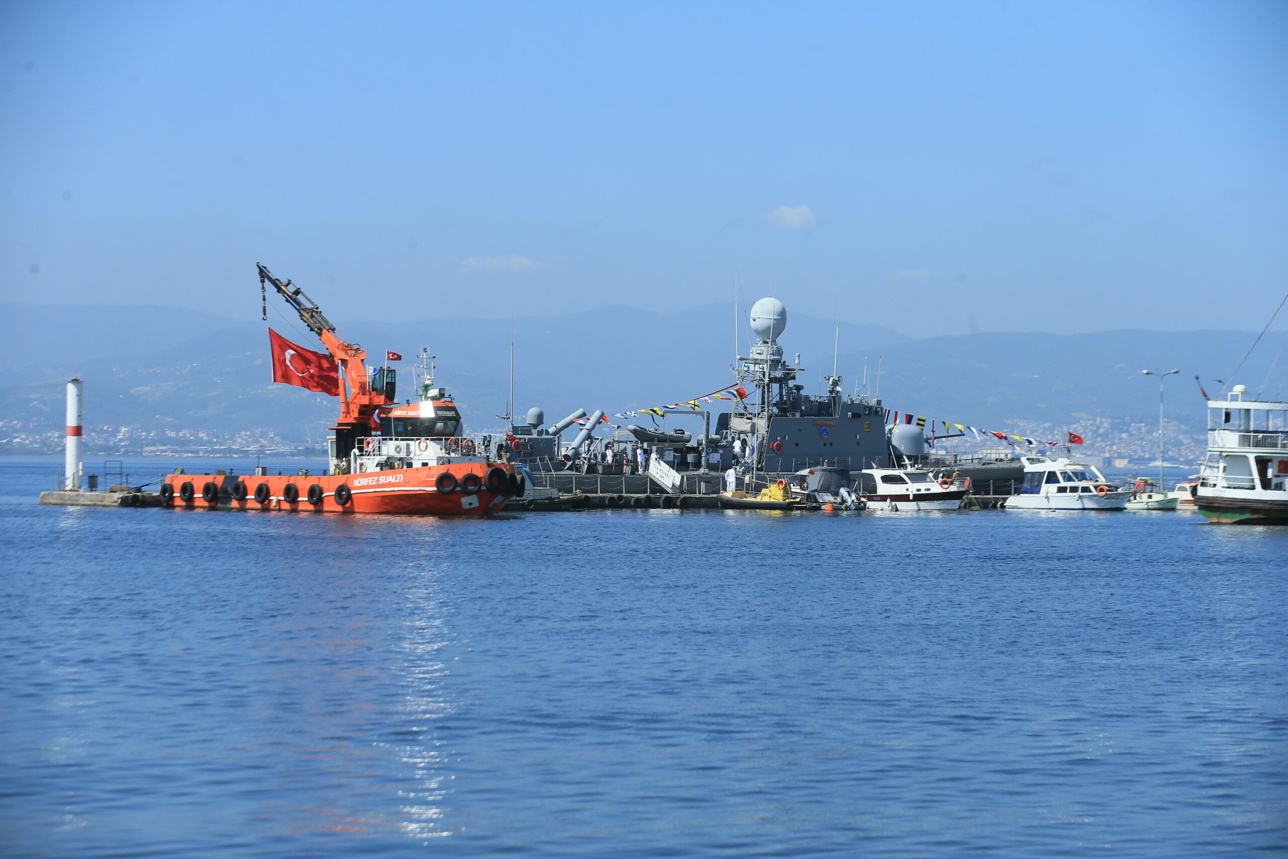Savaş gemisi TCG Poyraz, Kocaeli’de halkın ziyaretine açıldı