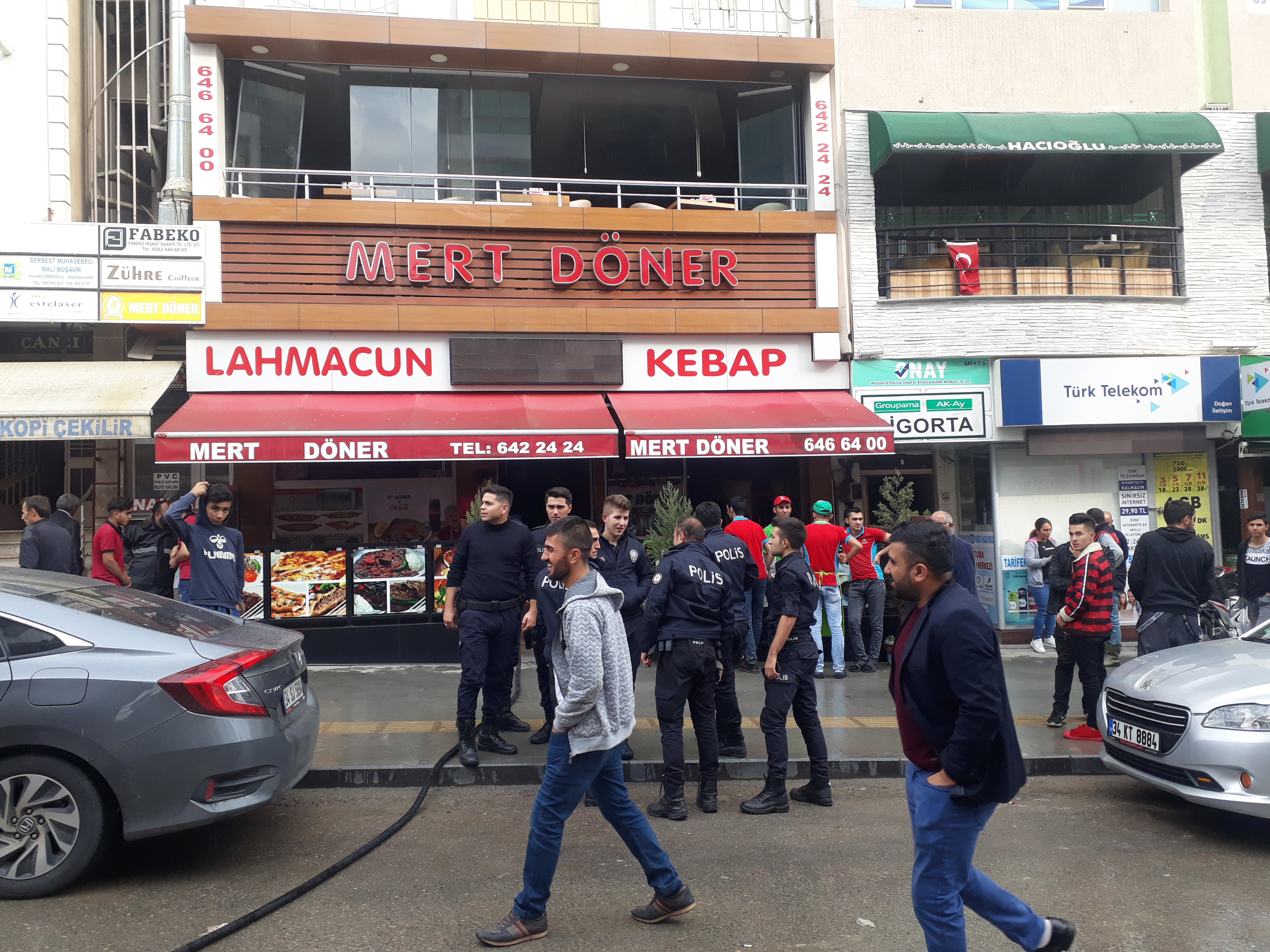 Restorandaki yangın paniğe yol açtı