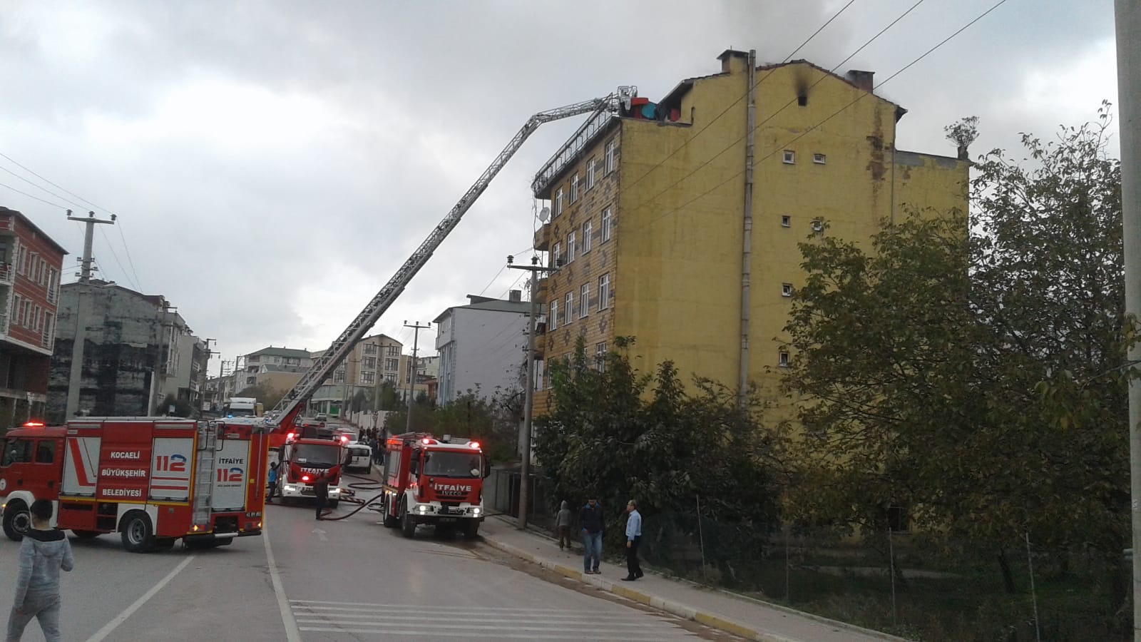 Kocaeli’de ev yangını