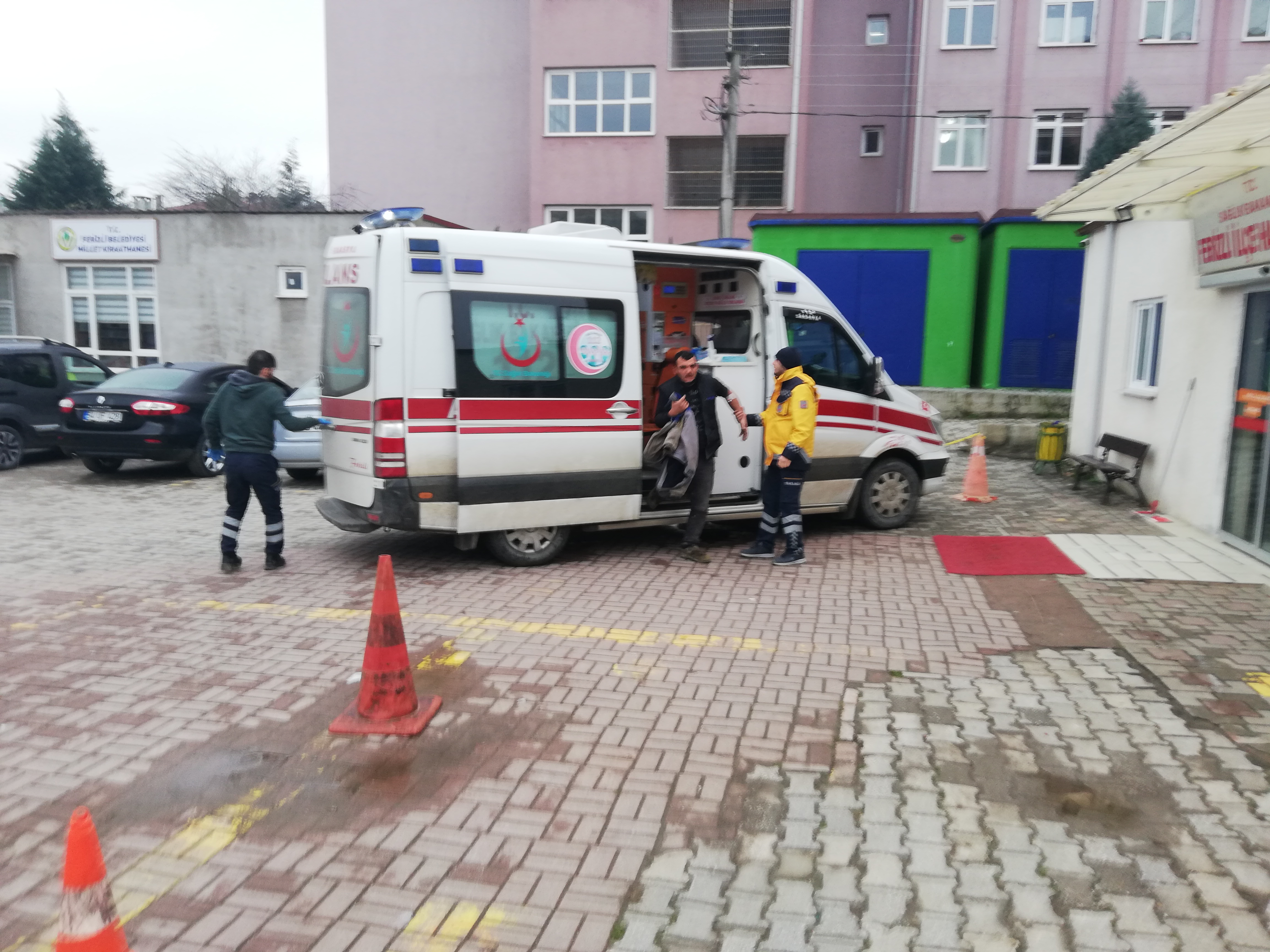 Ferizli’de elektrik akımına kapılan 2 işçi yaralandı