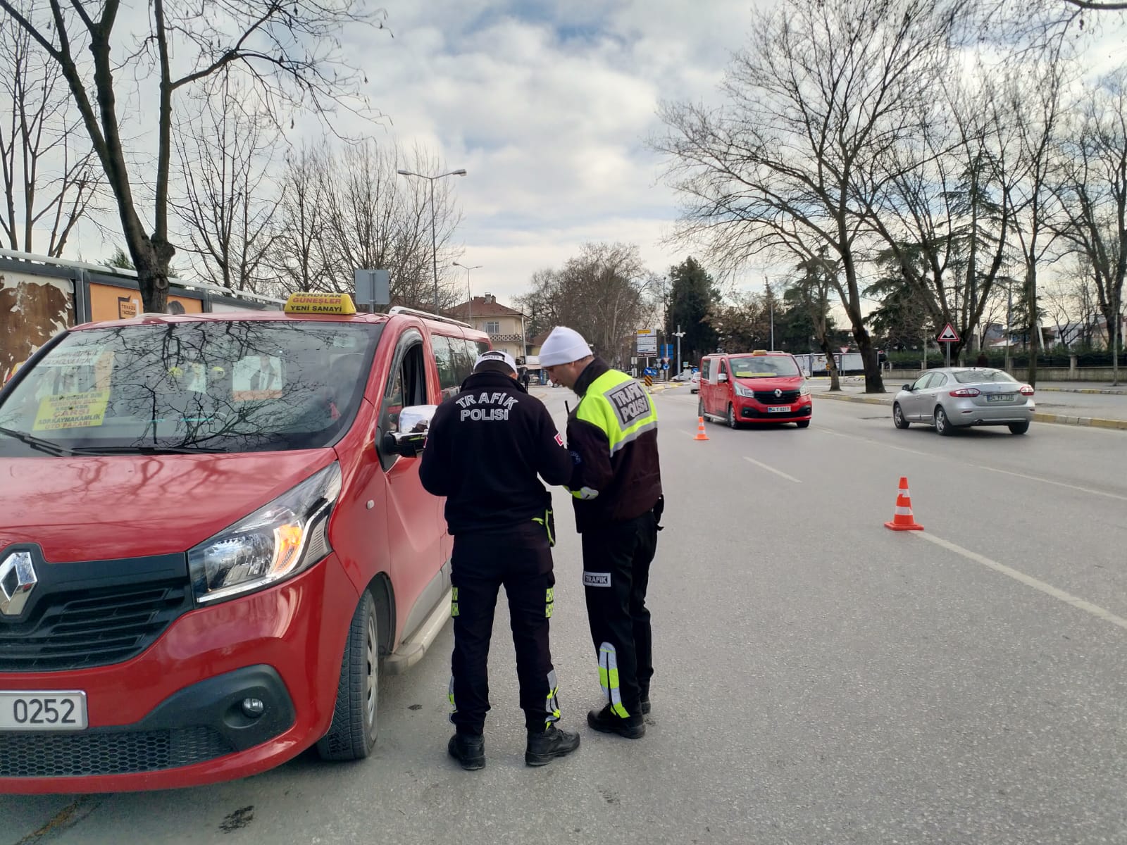 Dolmuş sürücülerine trafik denetimi