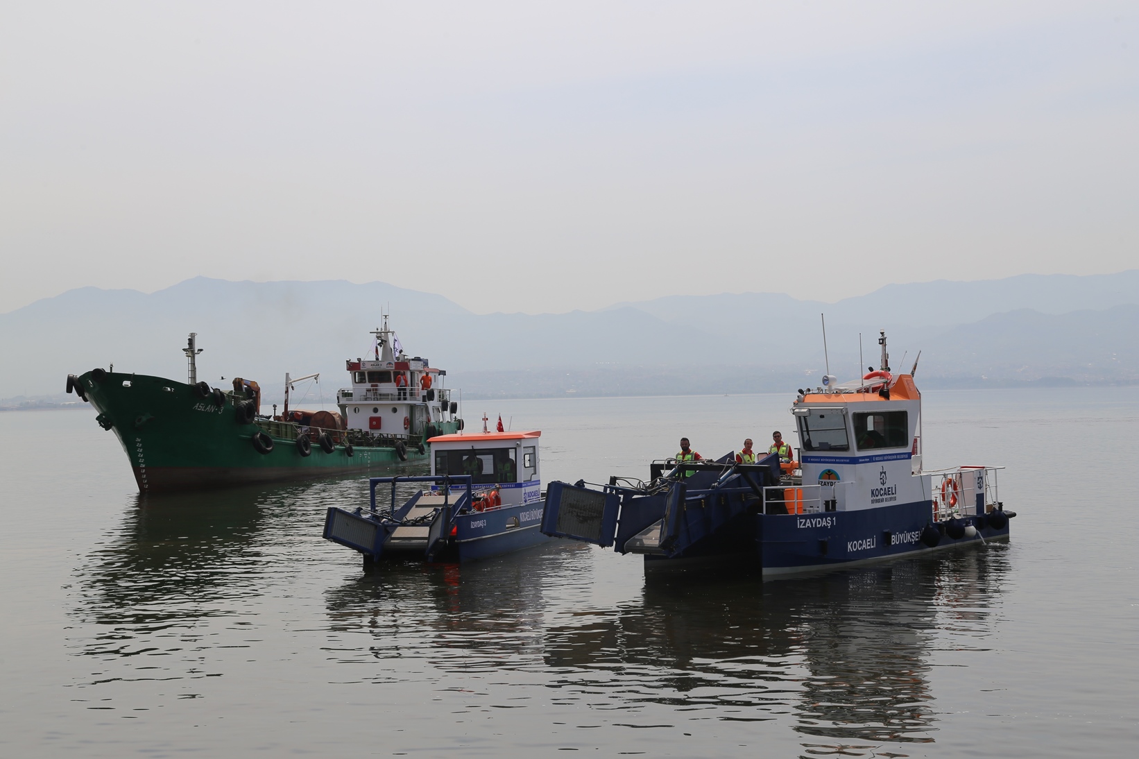 İzmit Körfezi’nden 1 yılda 400 ton çöp toplandı