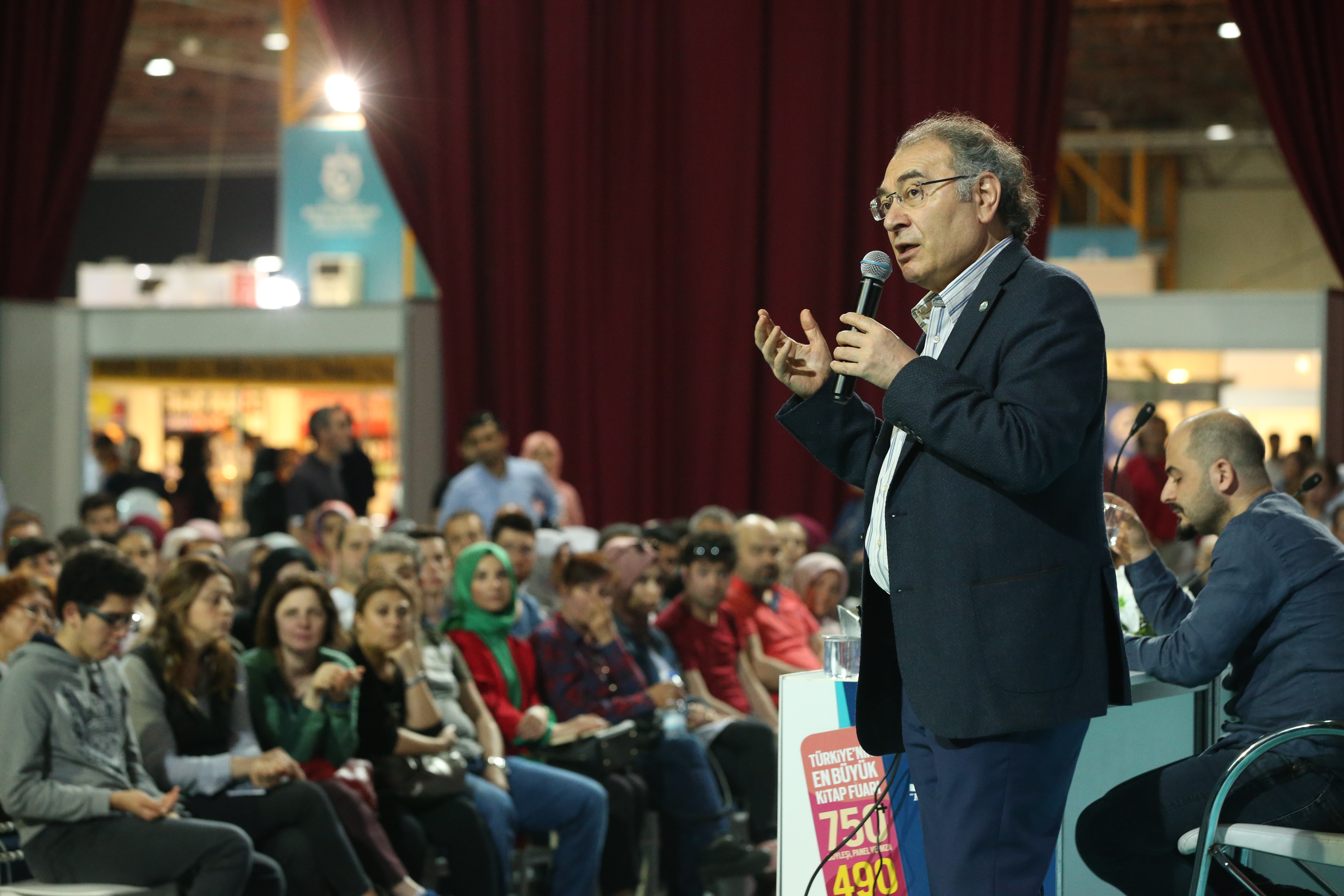 “Batı, Mevlana’yı pozitif psikoloji dersi olarak okutuyor”