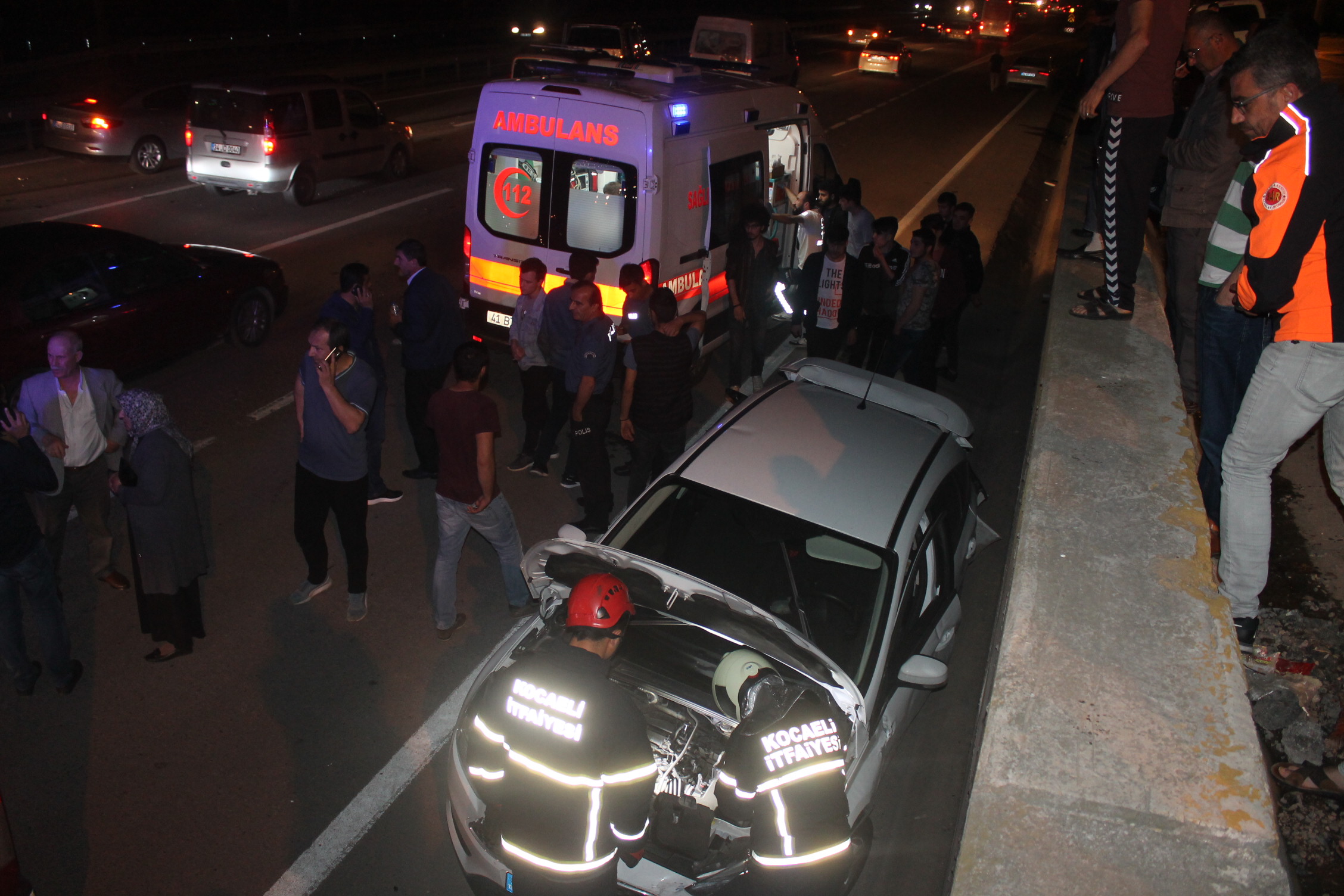 Kocaeli’de zincirleme trafik kazası: 5 yaralı