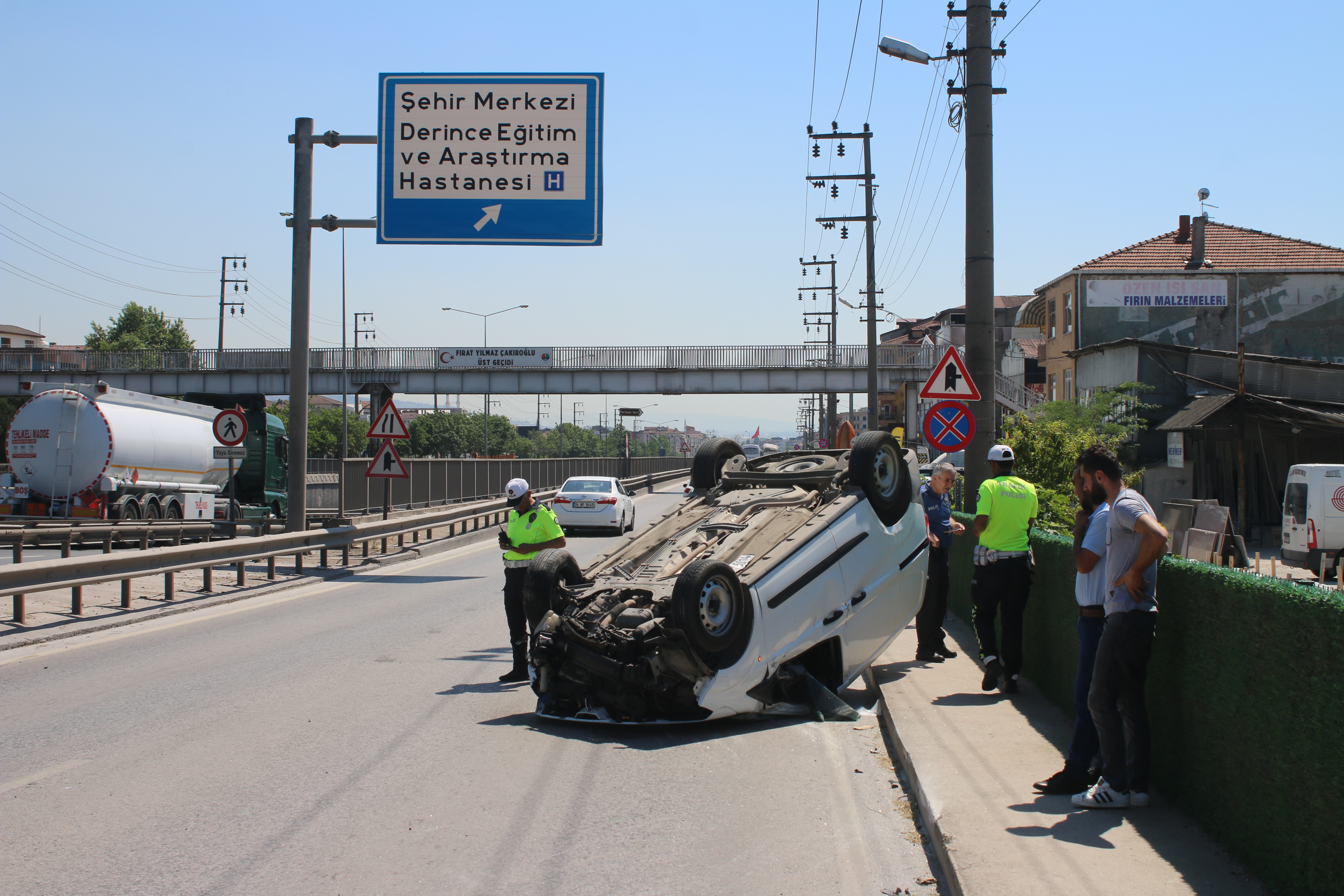 Kocaeli’de trafik kazası: 2 yaralı