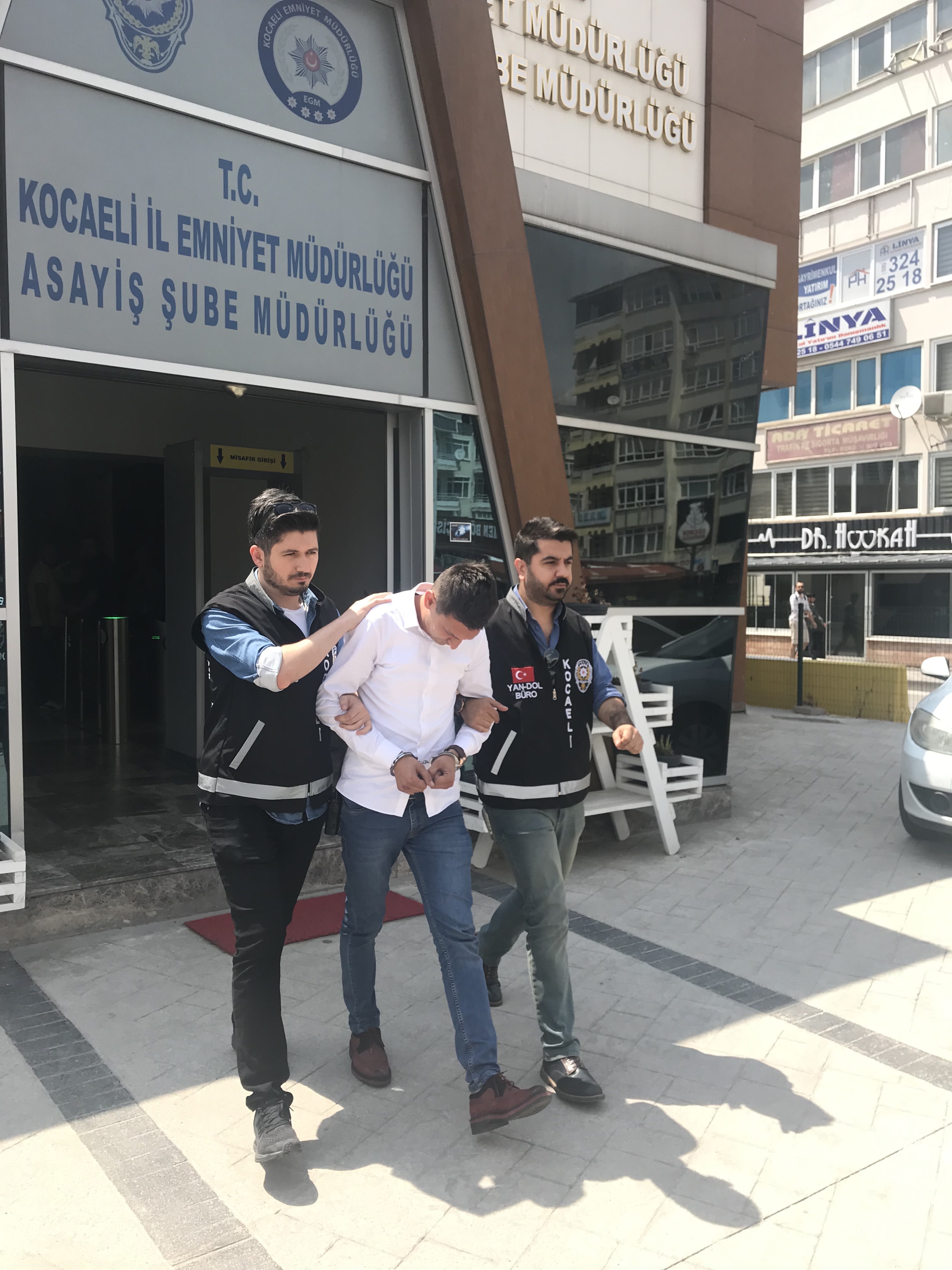 Sosyal medyadan tanışınca dolandırıldıklarını anladılar