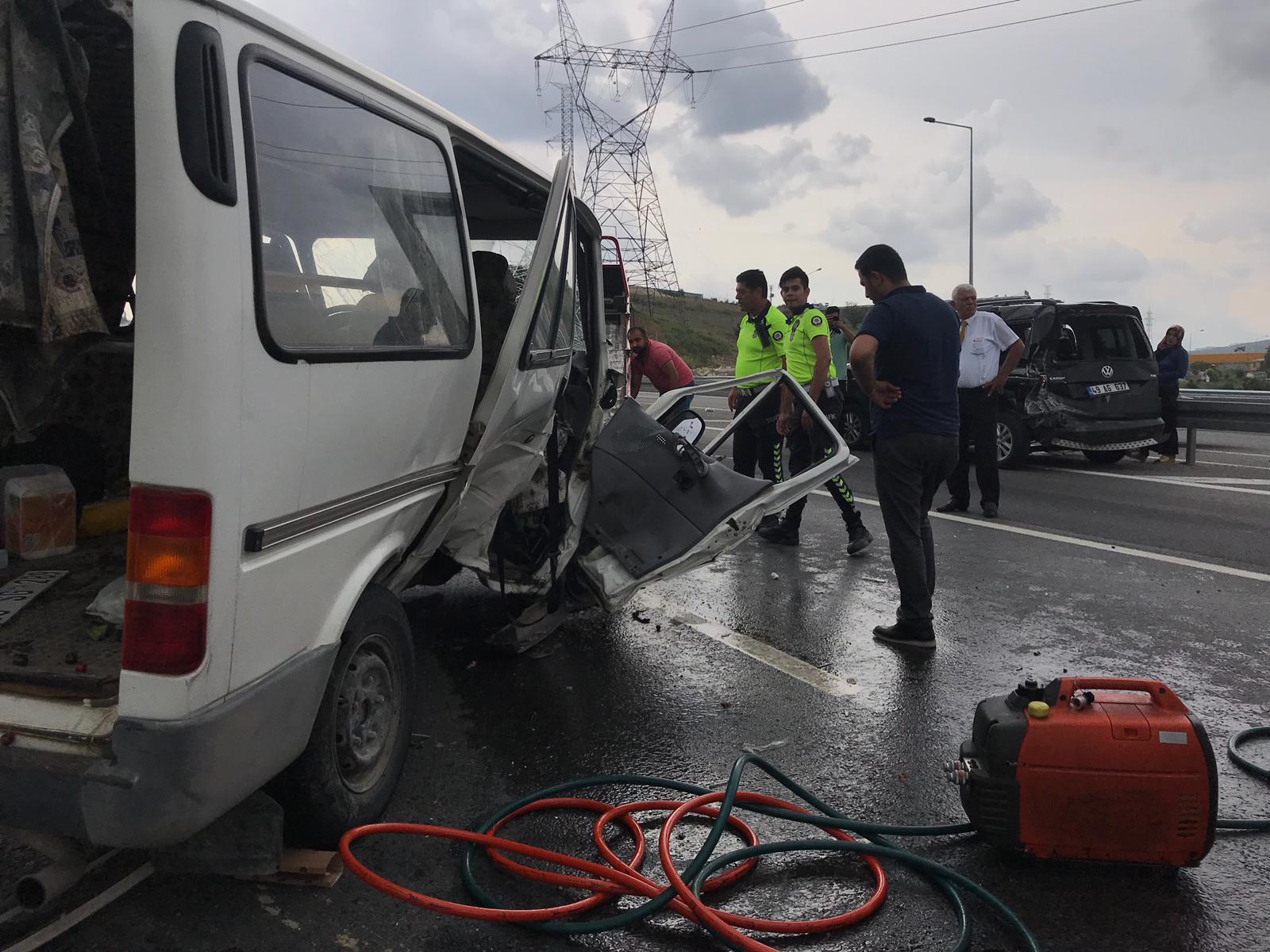 Anadolu Otoyolu’ndaki zincirleme kaza ulaşımı aksattı