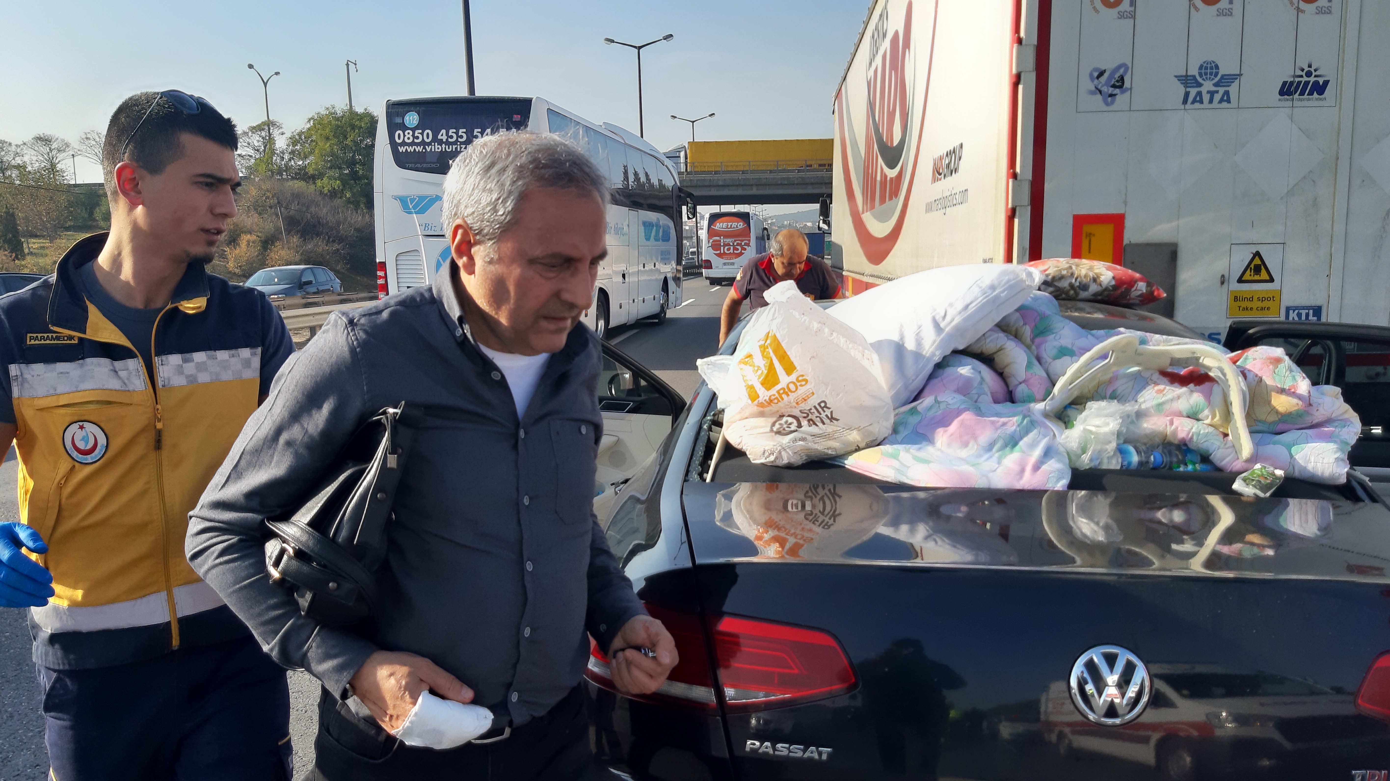 Anadolu Otoyolu’nda otomobil tıra çarptı: 3 yaralı