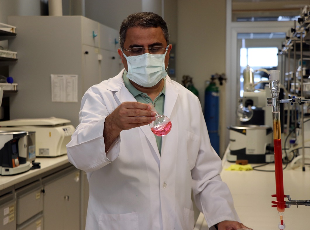 Türk bilim insanlarınca geliştirilen nanomoleküllü diş macunu ile diş fırçası seri üretime hazırlanıyor